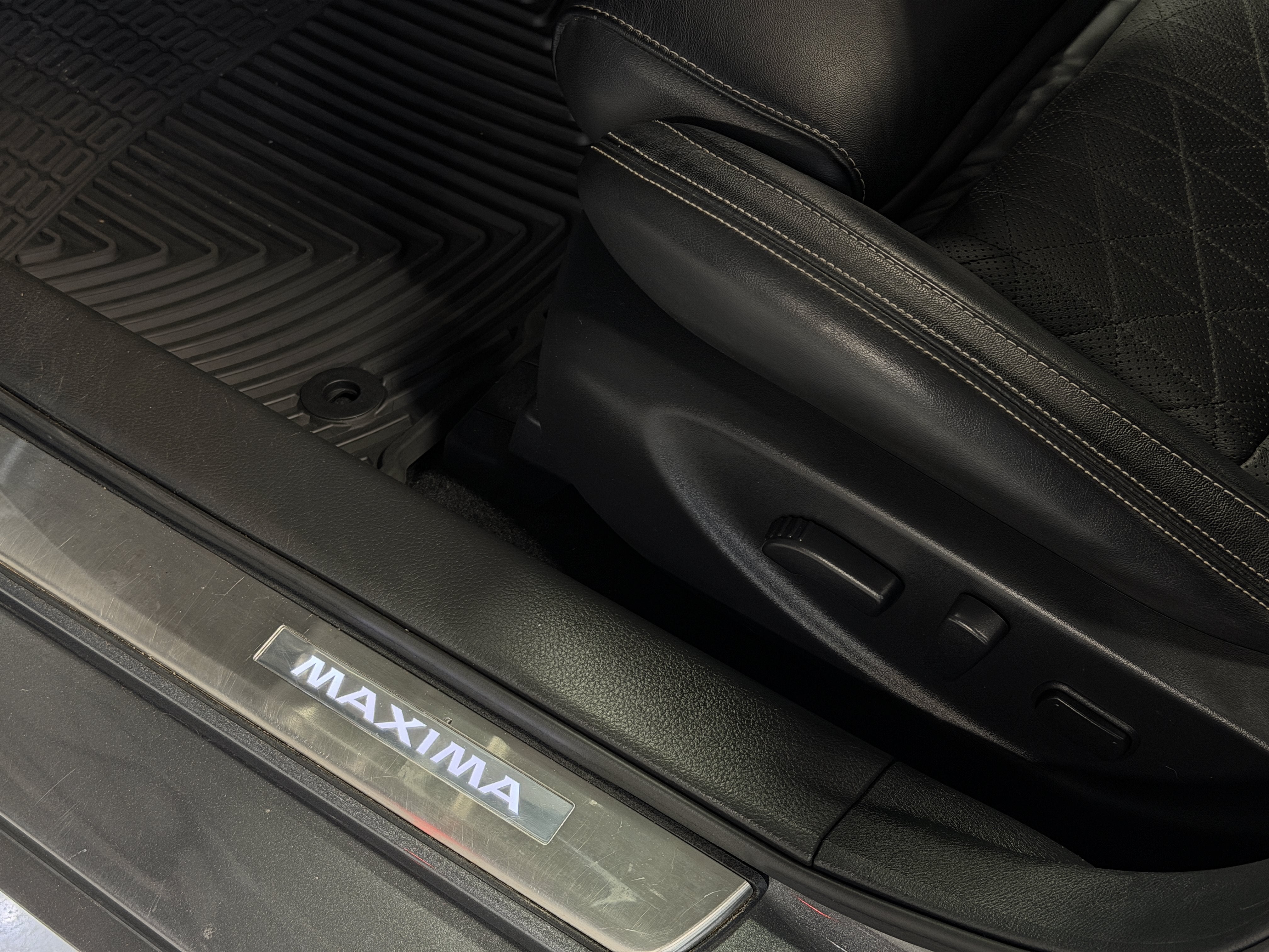 Used 2017 Gun Metallic Nissan Platinum image 16