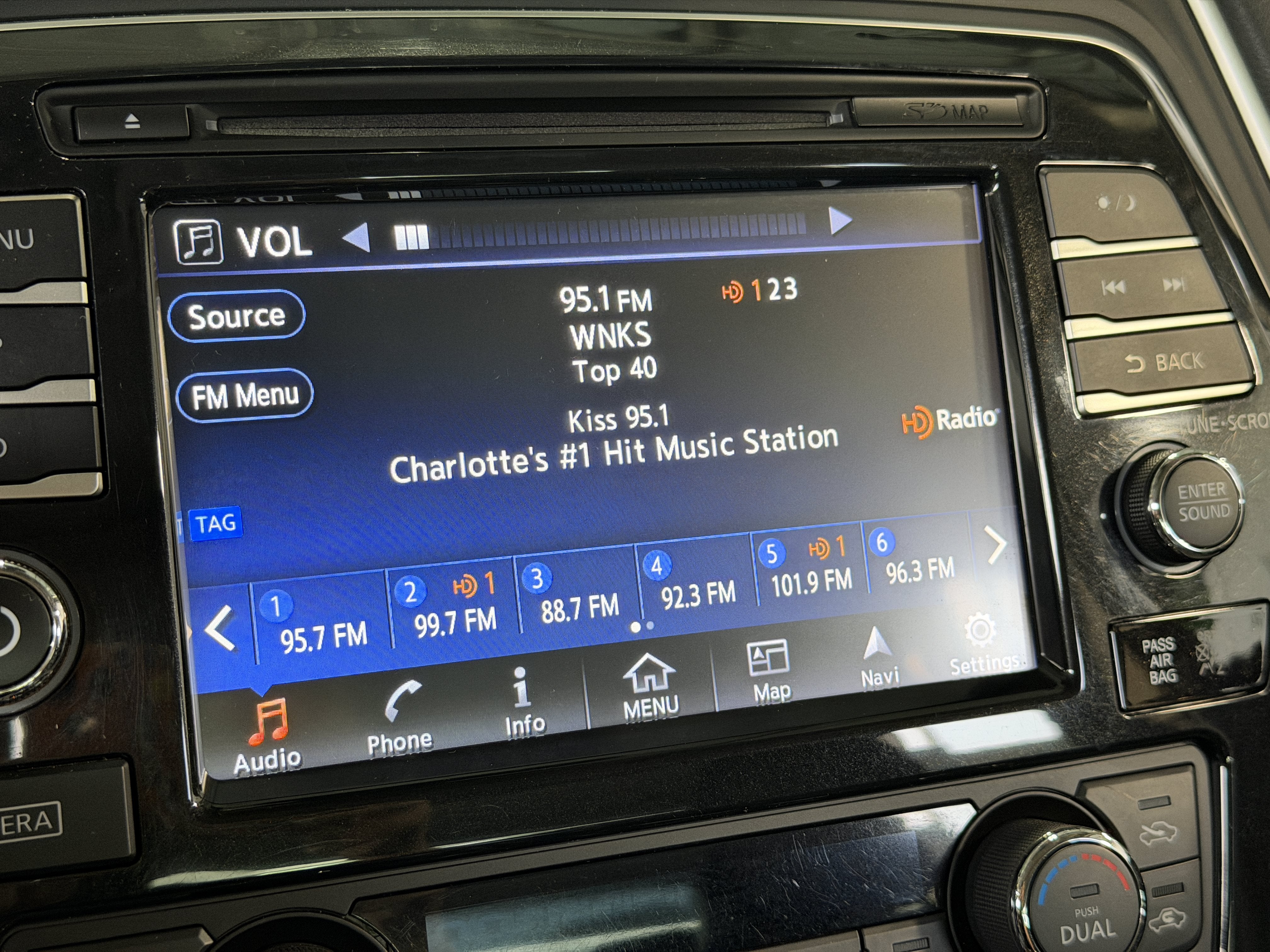 Used 2017 Gun Metallic Nissan Platinum image 21