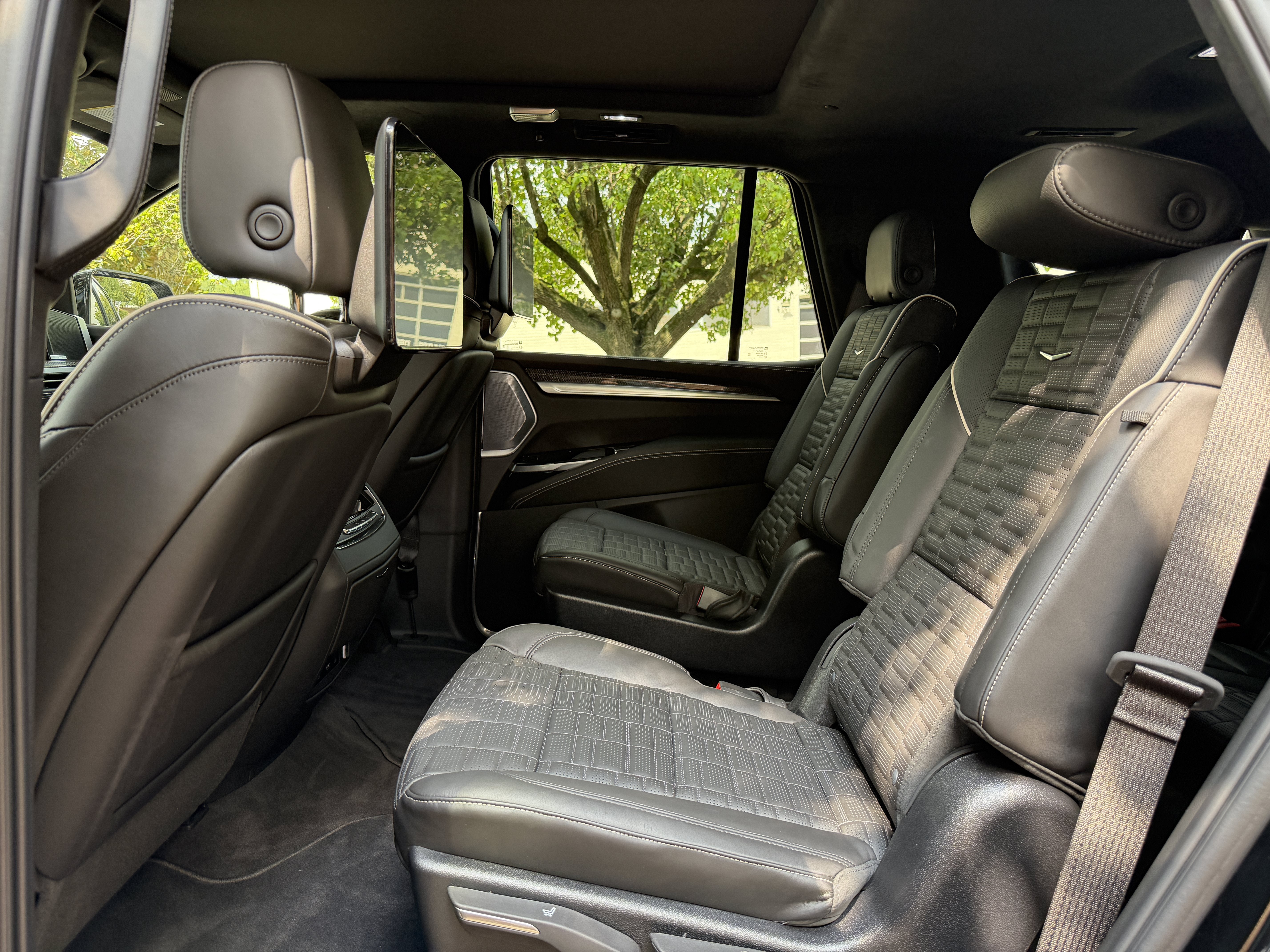 Used 2026 Black Raven Cadillac AWD V-Series image 39