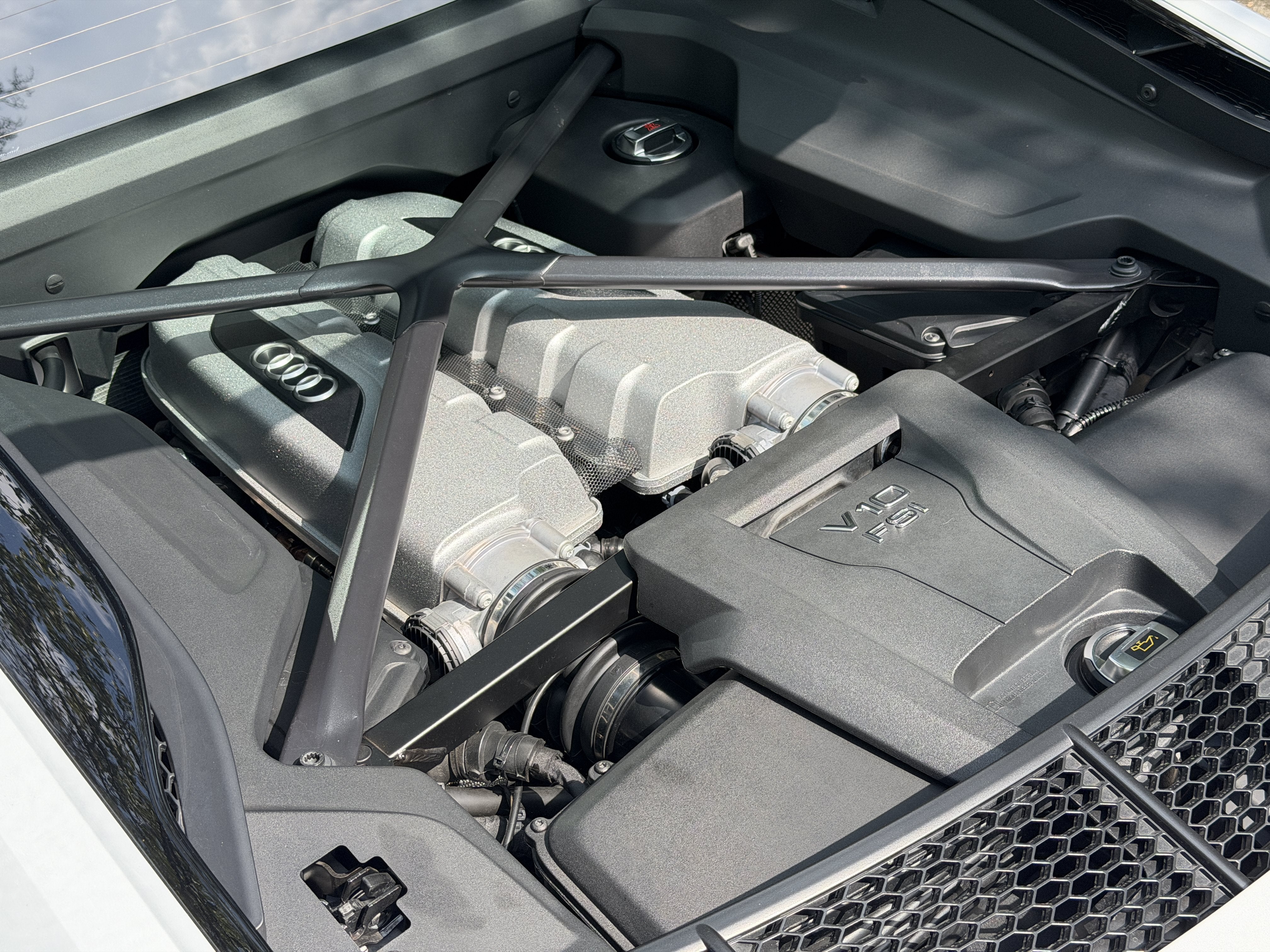 Used 2023 Ibis White Audi V10 performance image 31