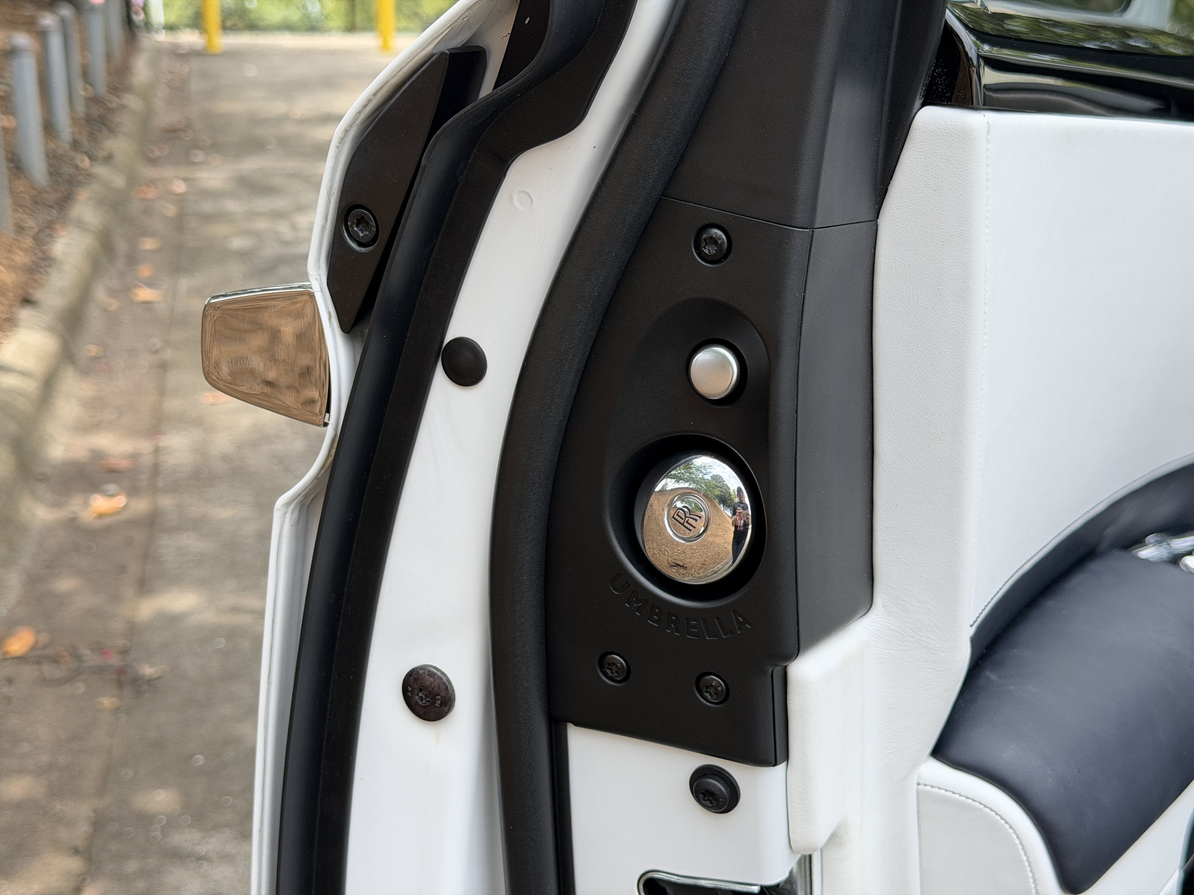 Used 2018 English White Rolls-Royce Base image 10