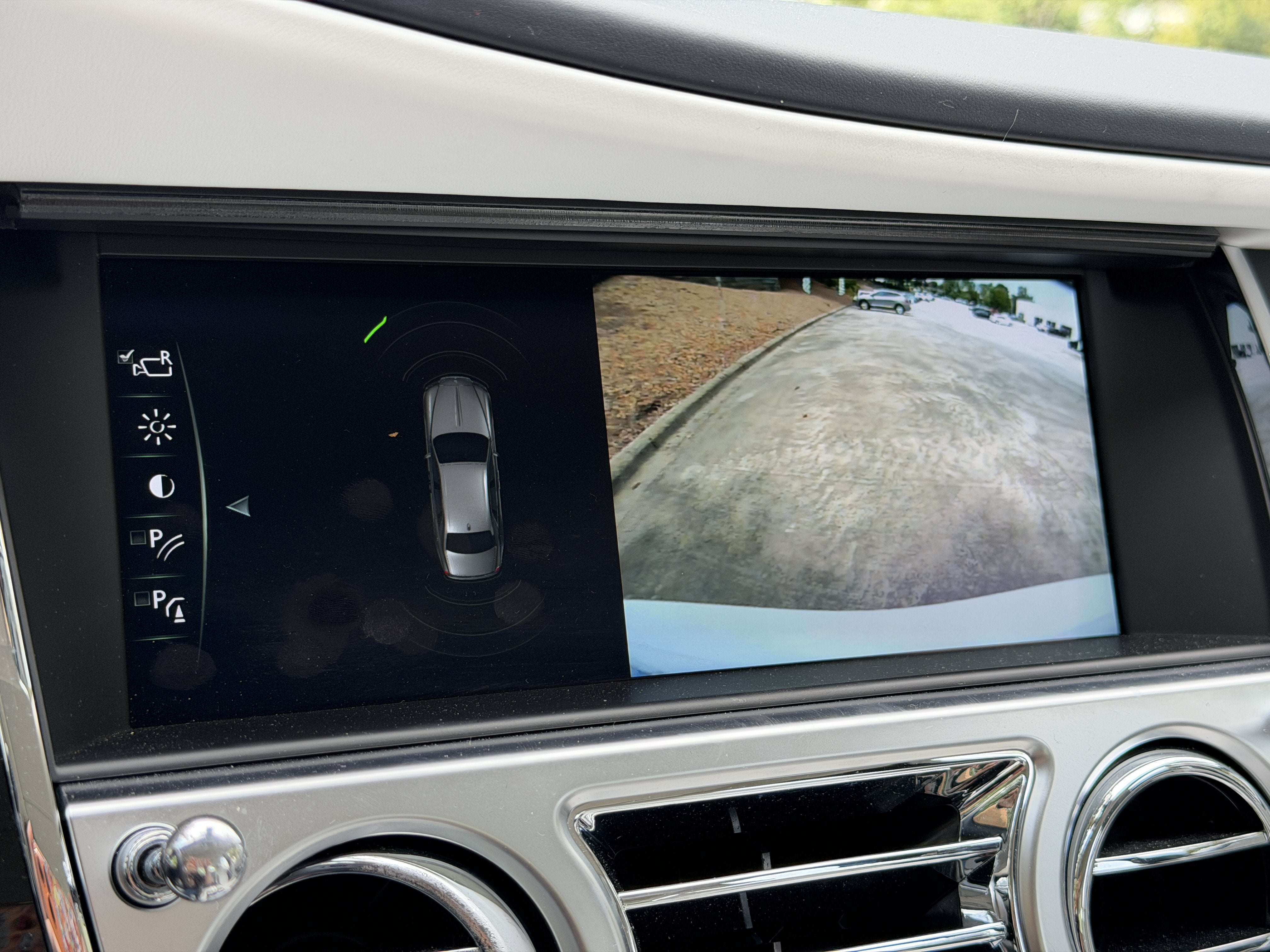 Used 2018 English White Rolls-Royce Base image 21