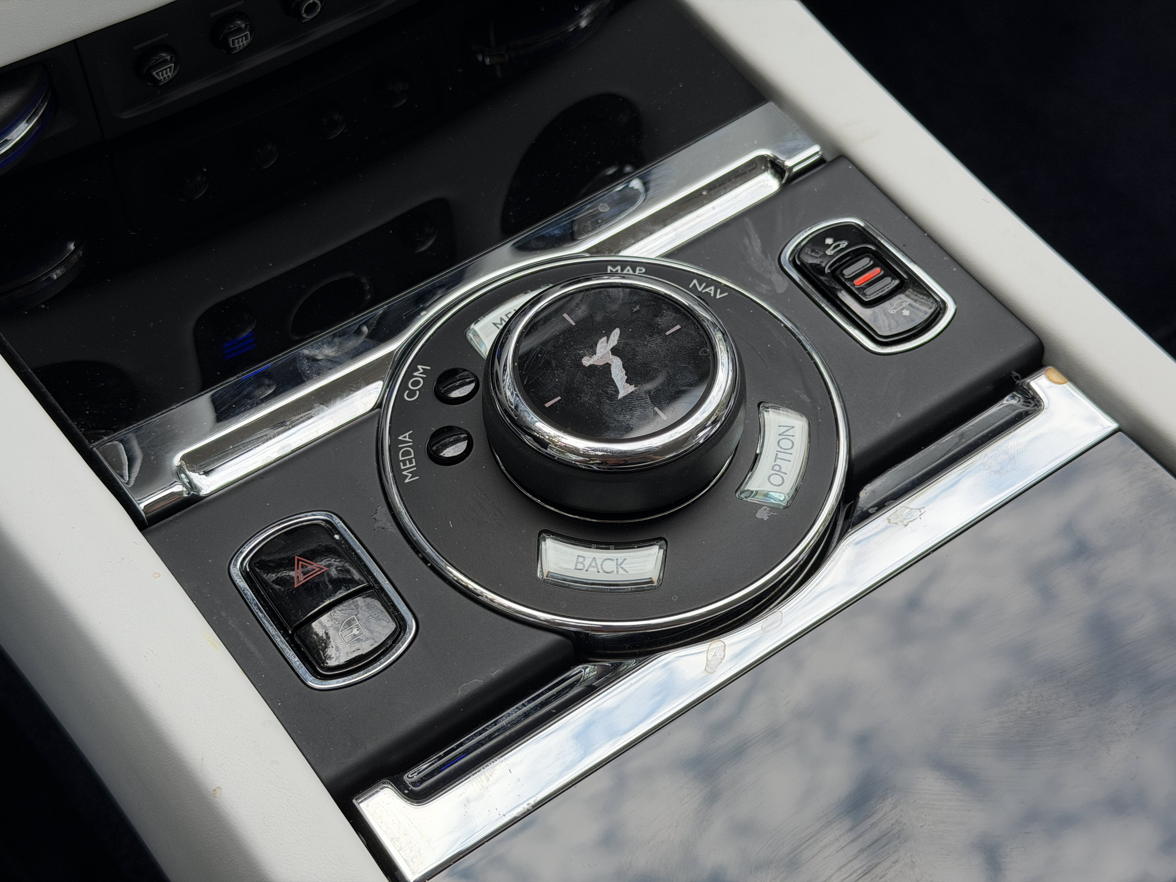 Used 2018 English White Rolls-Royce Base image 26