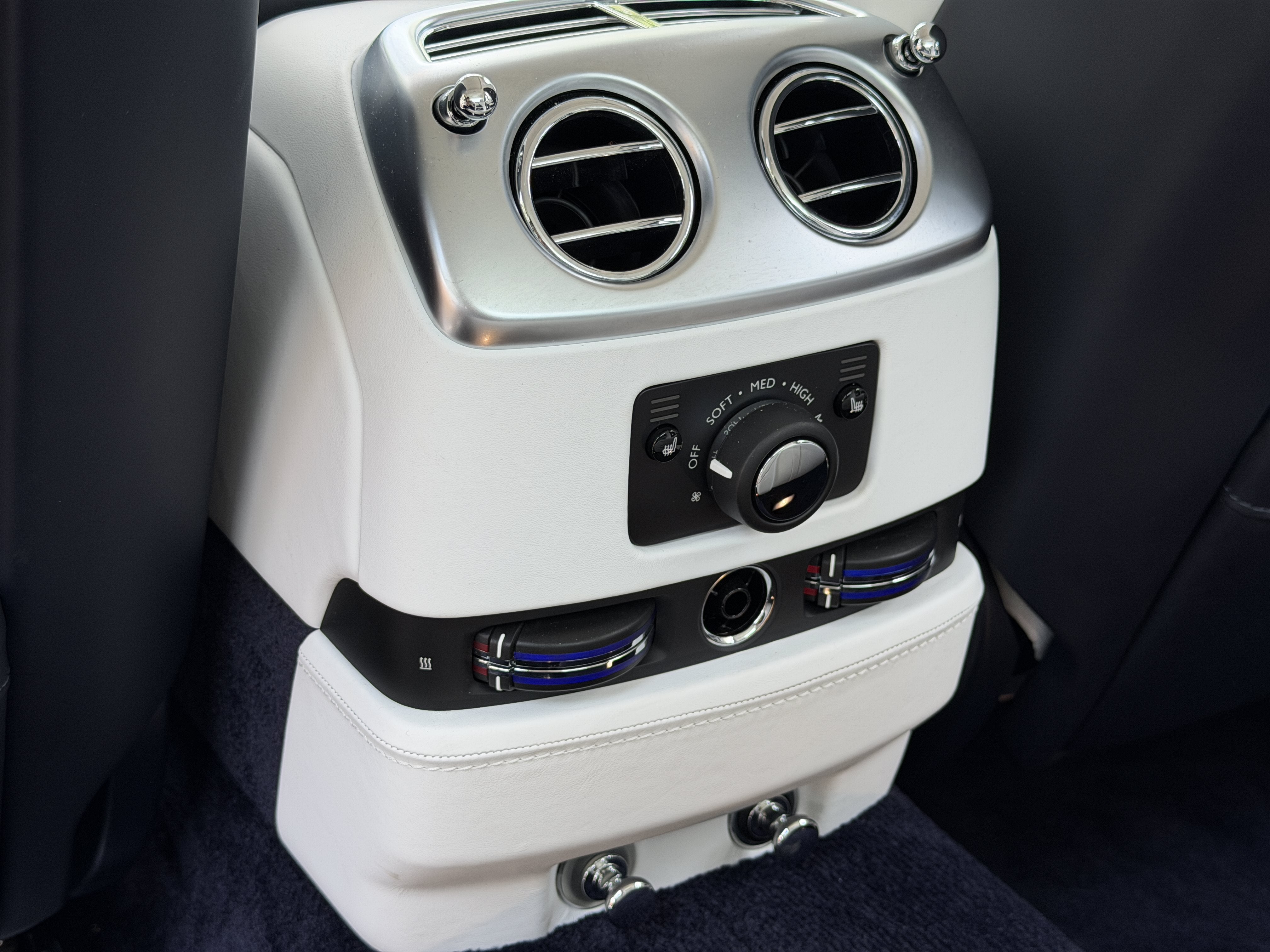 Used 2018 English White Rolls-Royce Base image 38