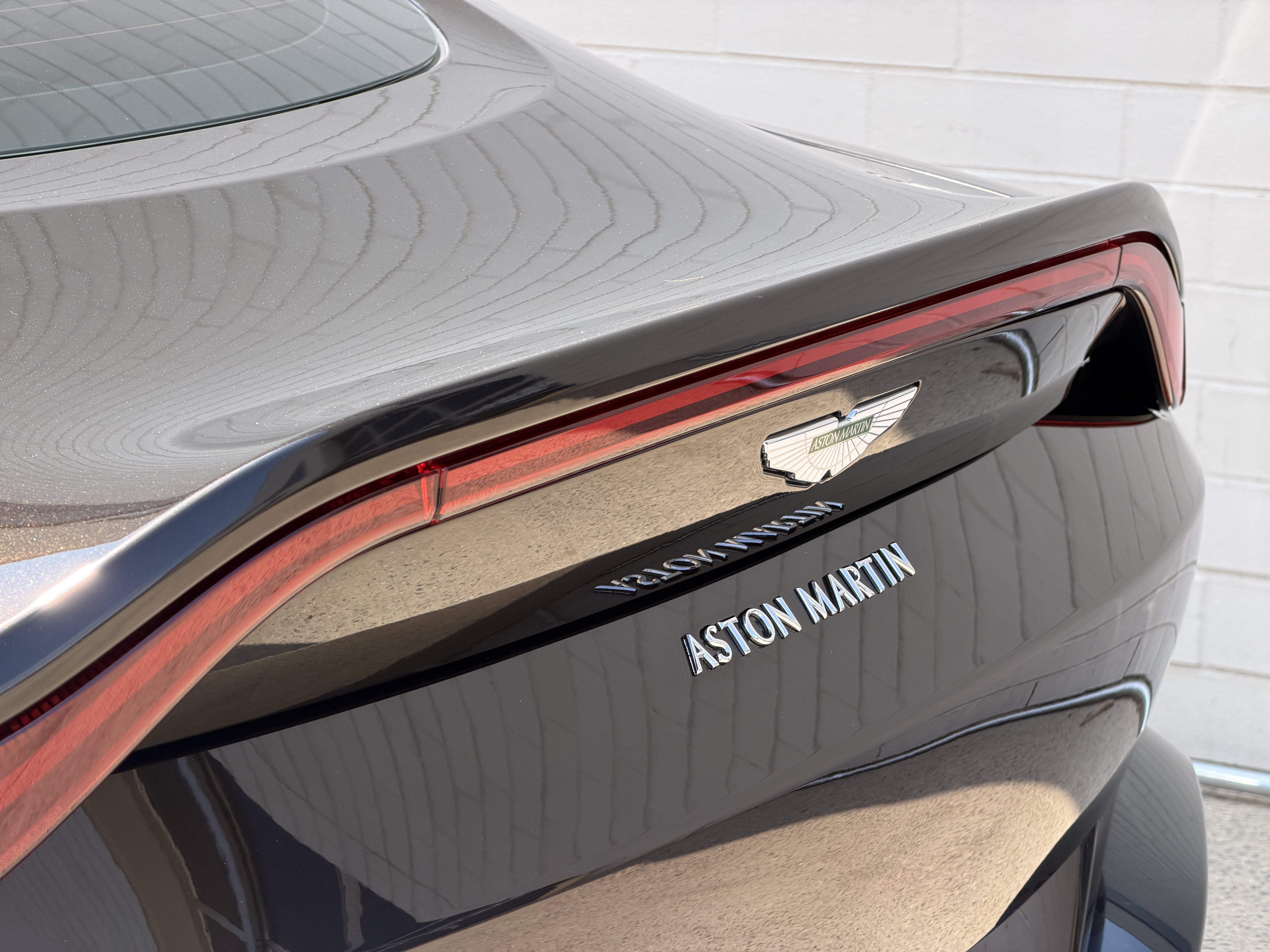 Used 2020 Marron Black Aston Martin  image 8