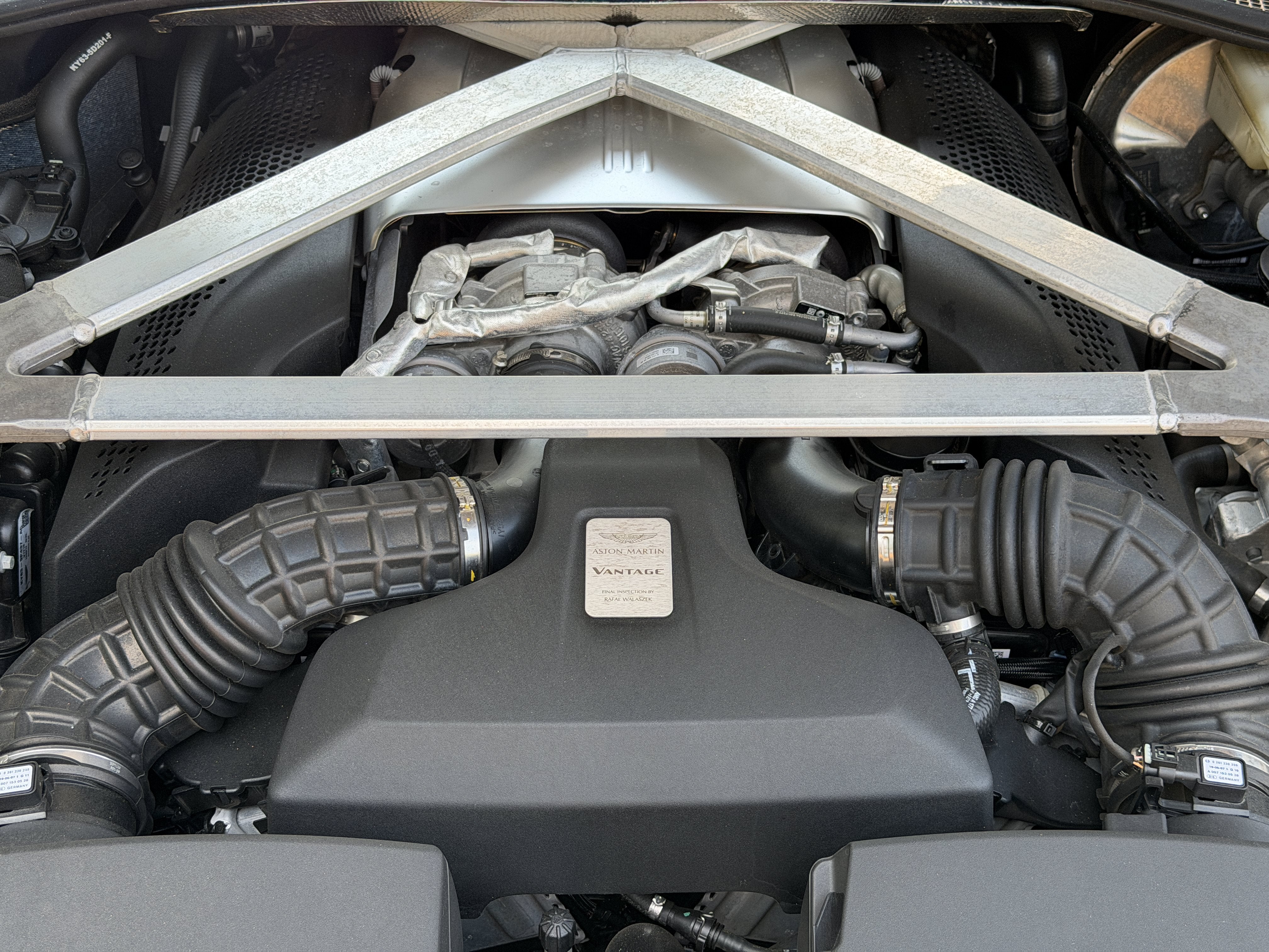 Used 2020 Marron Black Aston Martin  image 19