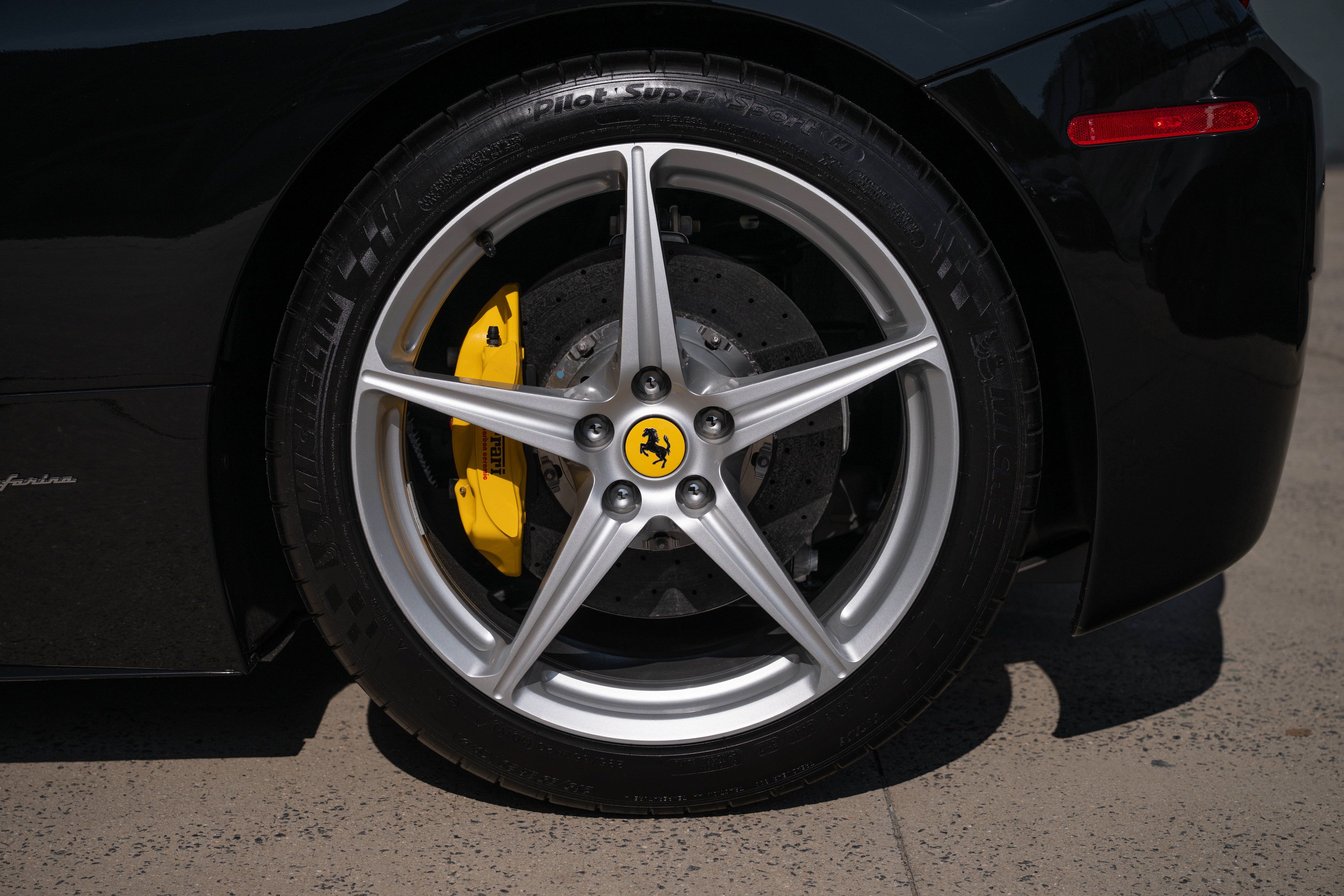 Certified Used 2012 Nero Ferrari Base image 16