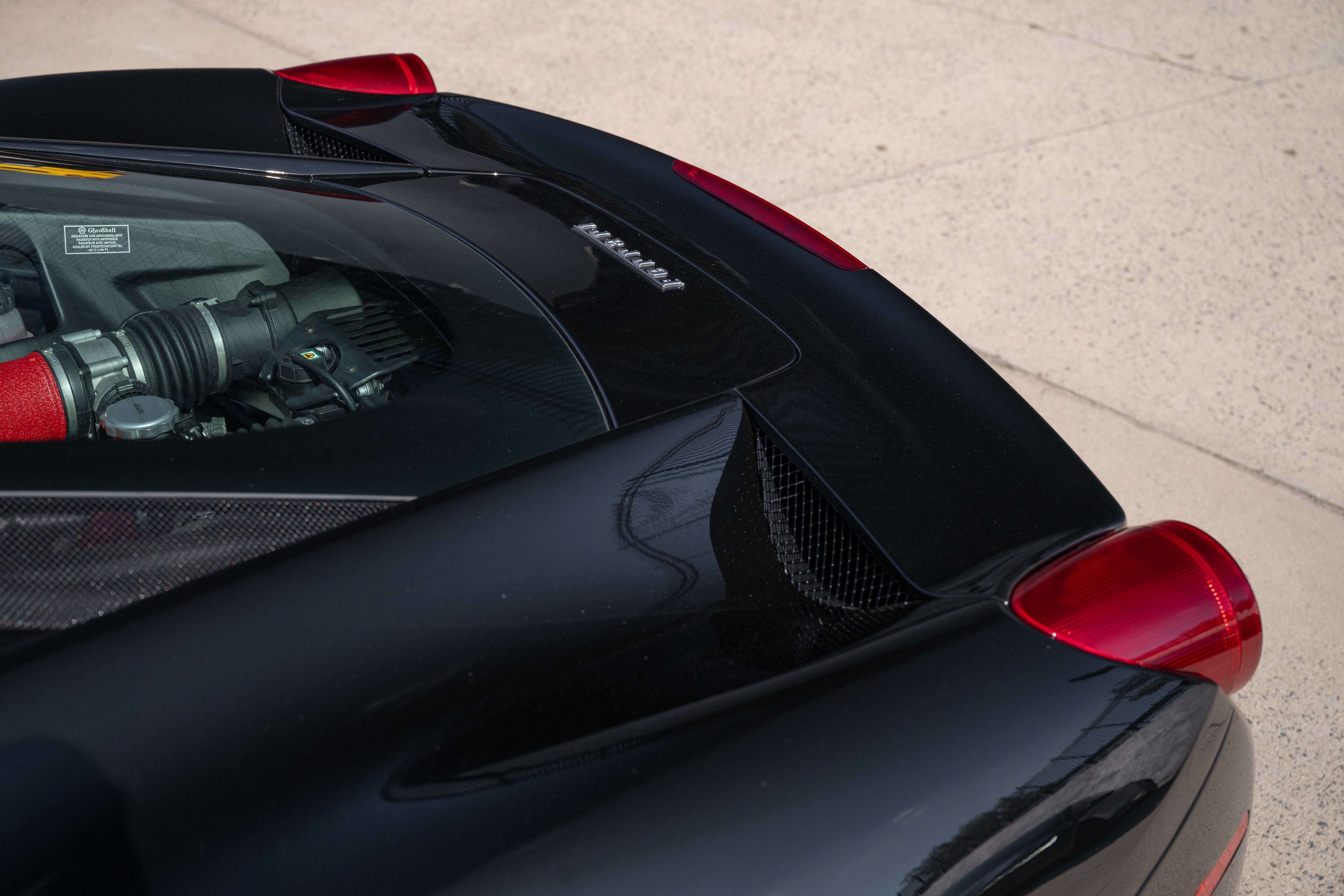 Certified Used 2012 Nero Ferrari Base image 17