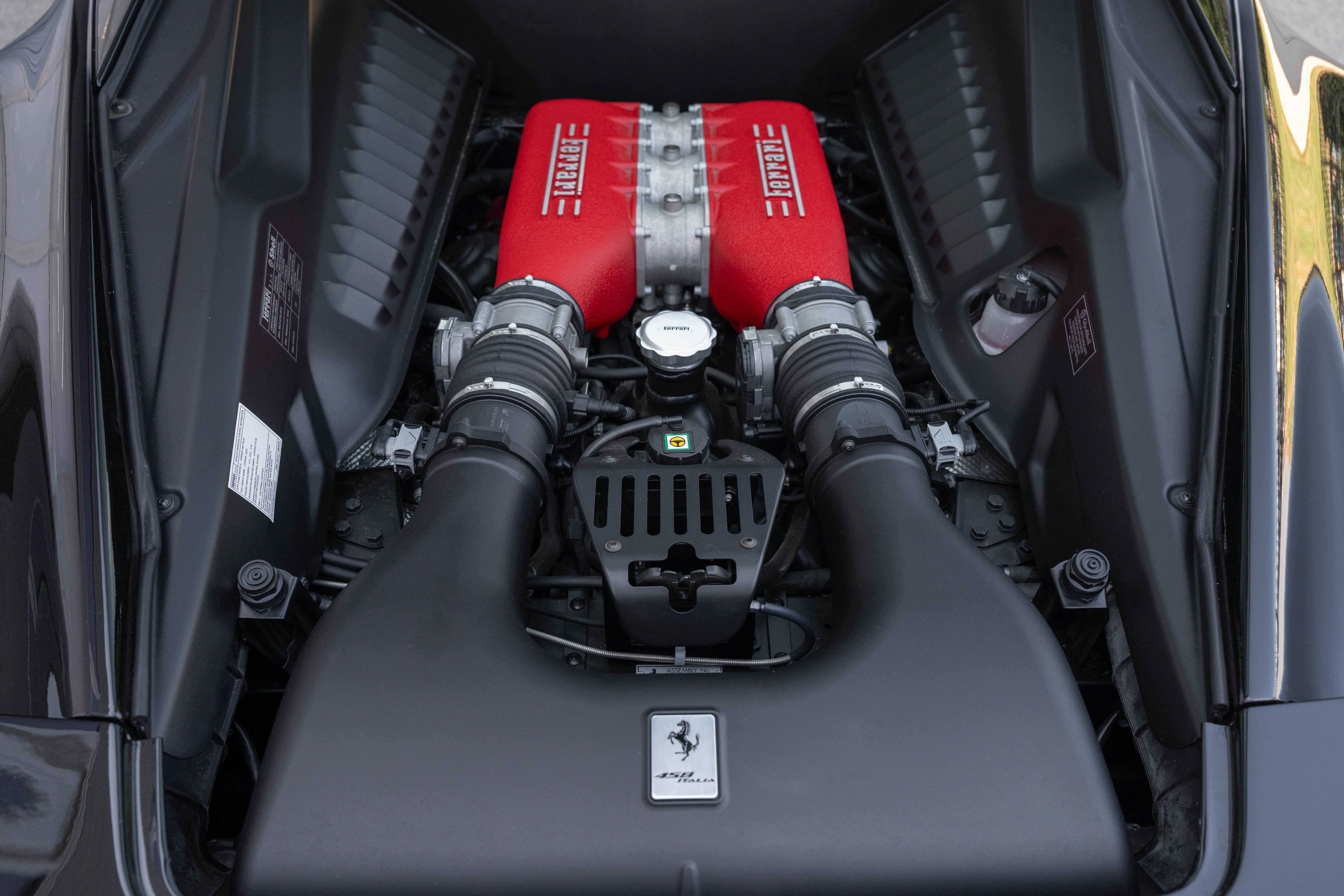 Certified Used 2012 Nero Ferrari Base image 22