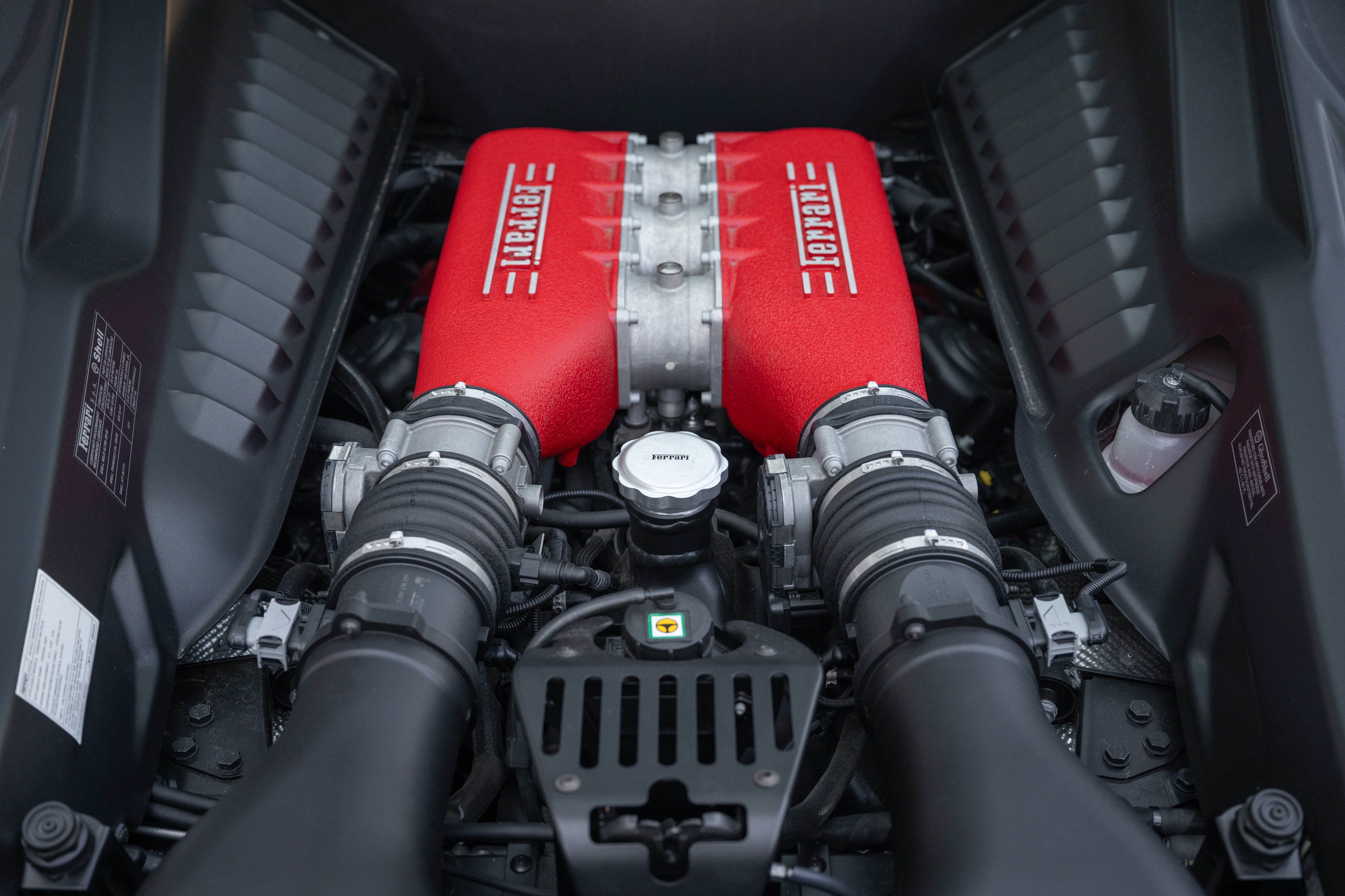 Certified Used 2012 Nero Ferrari Base image 23