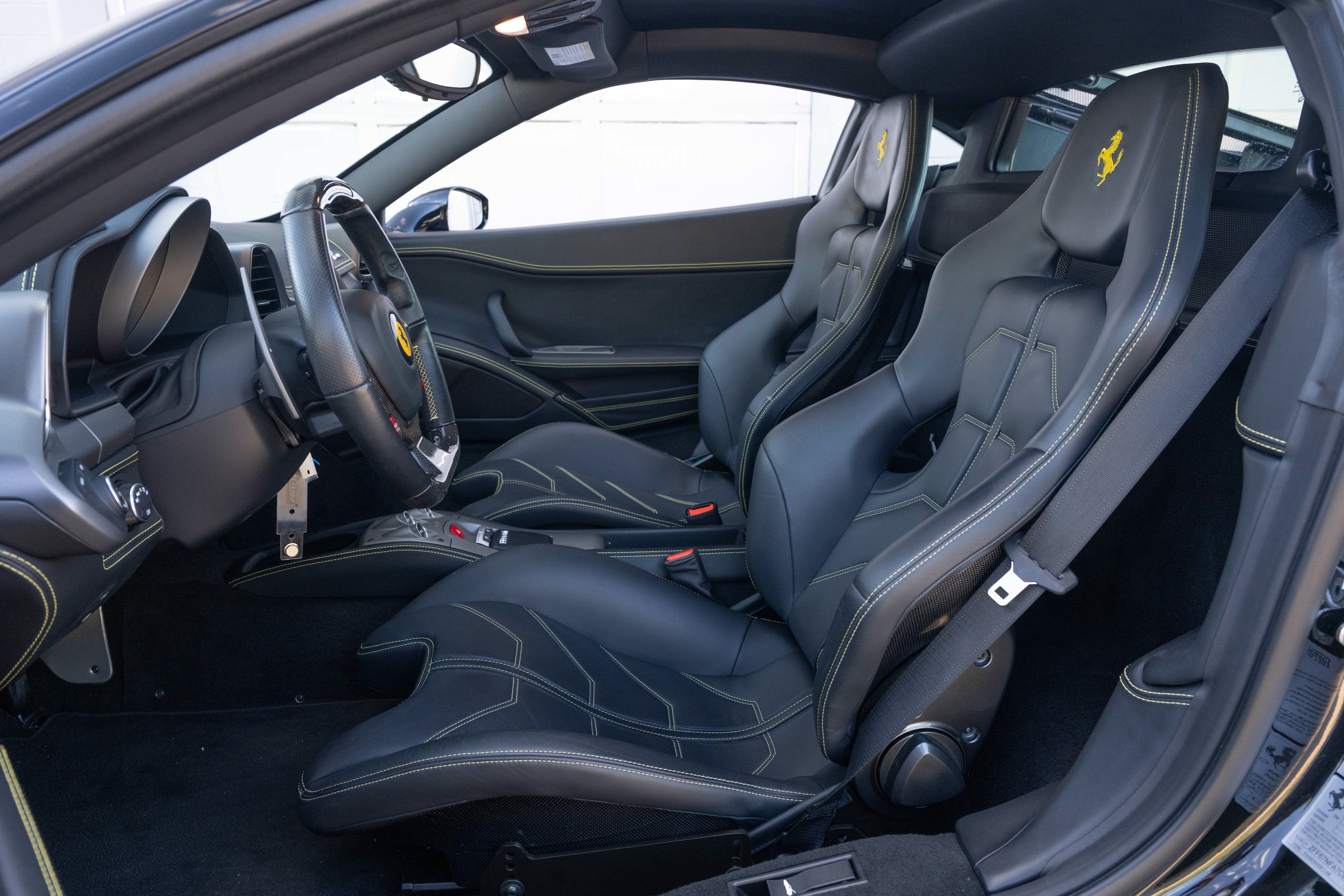 Certified Used 2012 Nero Ferrari Base image 31