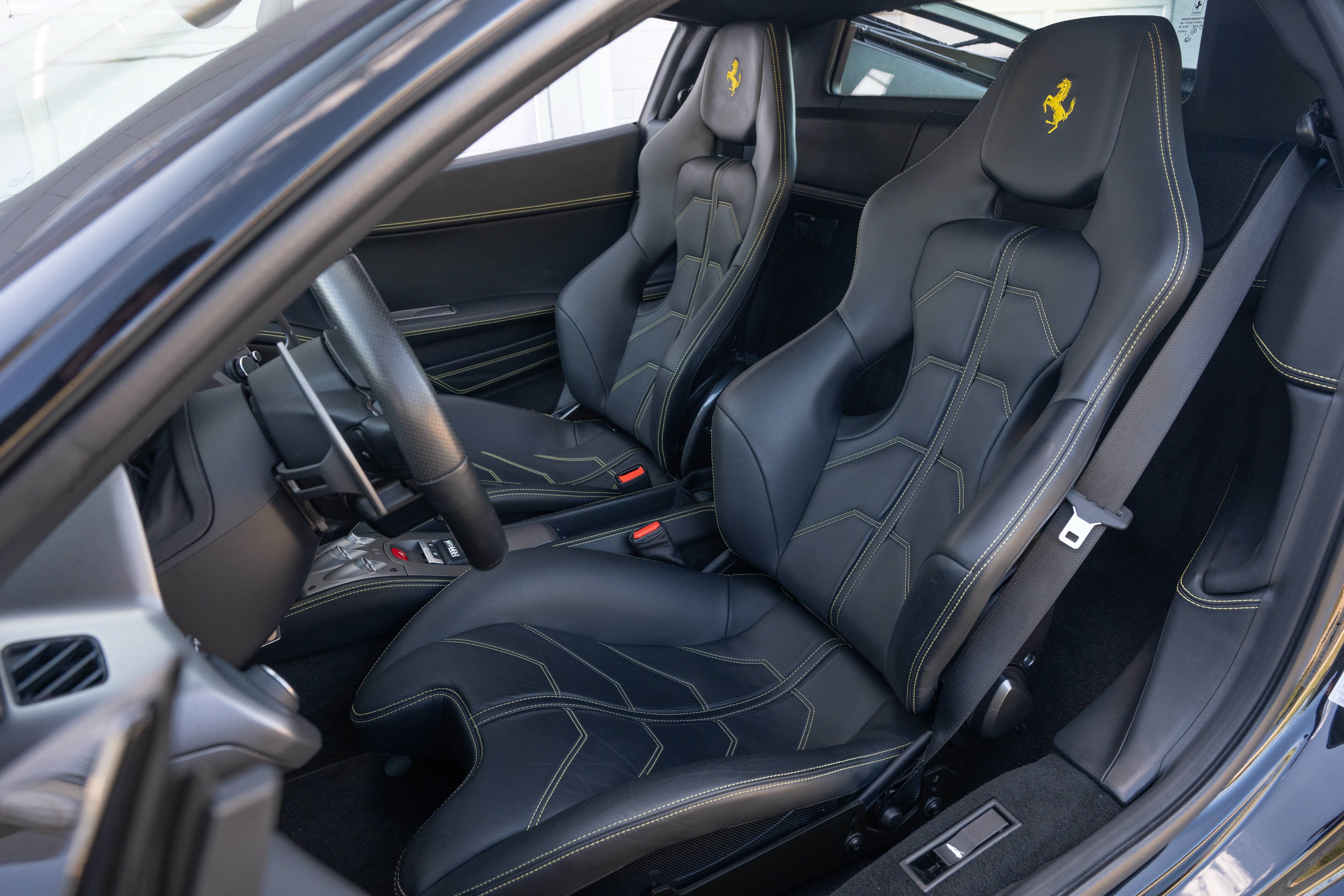 Certified Used 2012 Nero Ferrari Base image 32