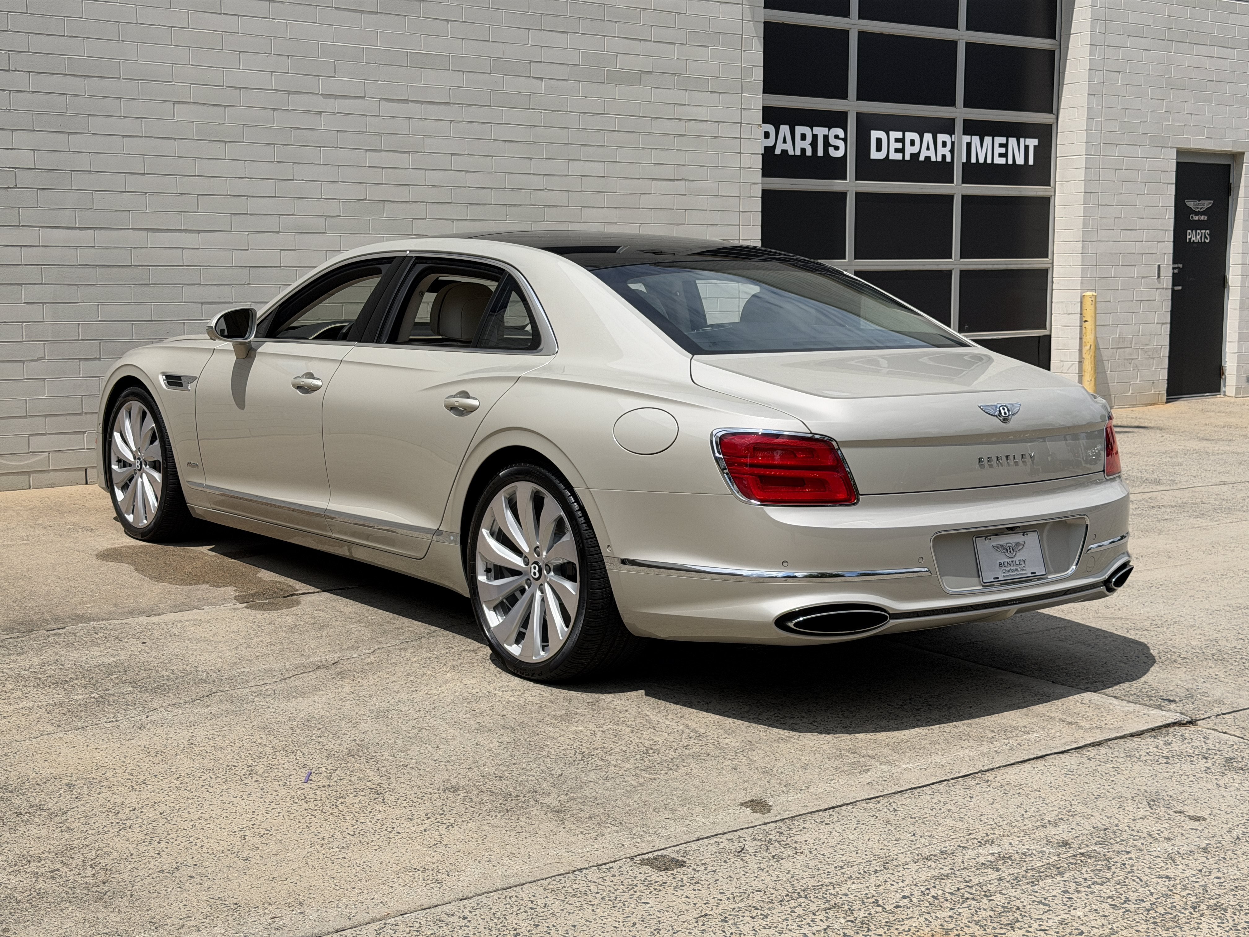Used 2026 Cashmere Bentley Azure image 3