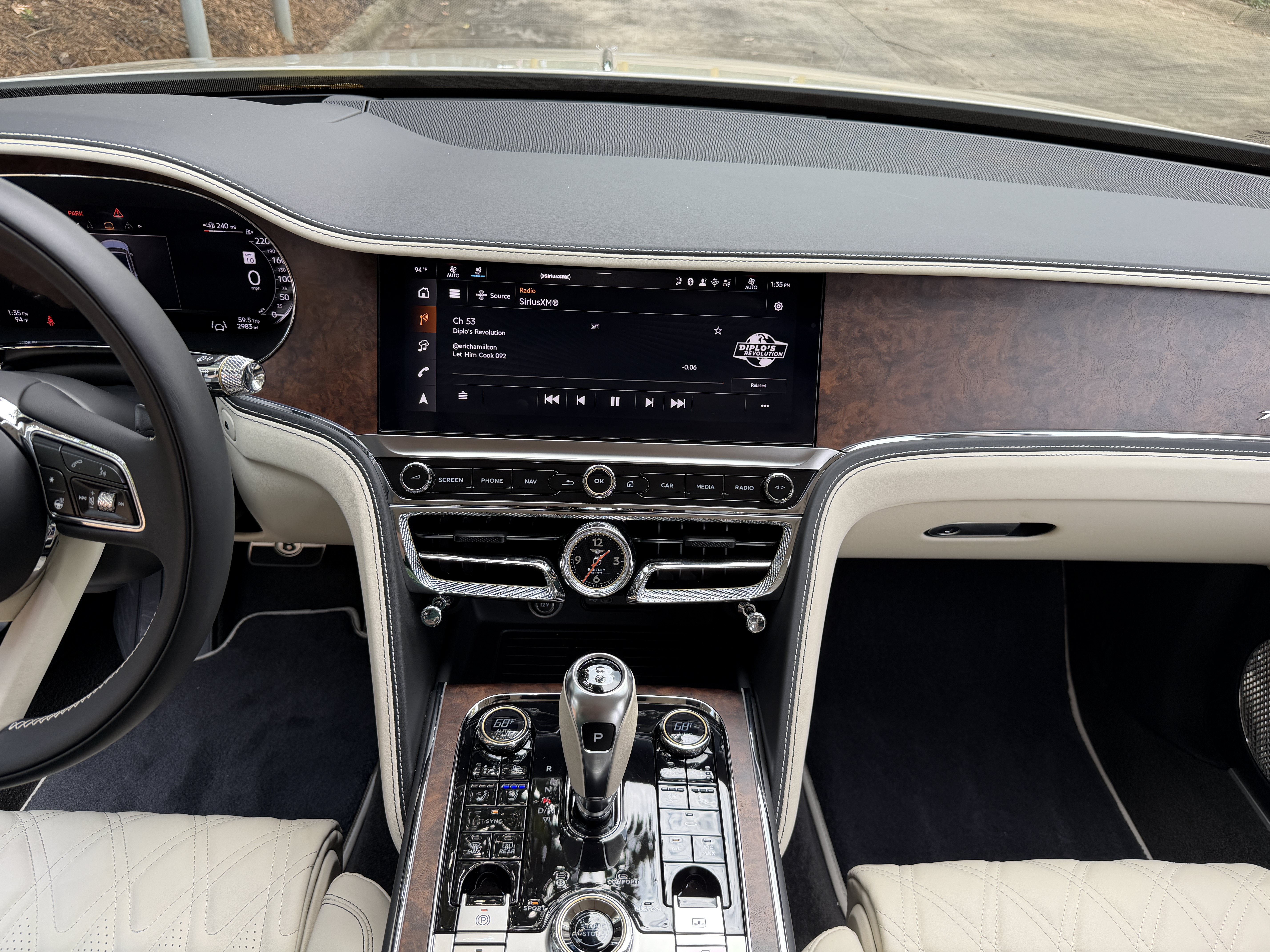 Used 2026 Cashmere Bentley Azure image 4