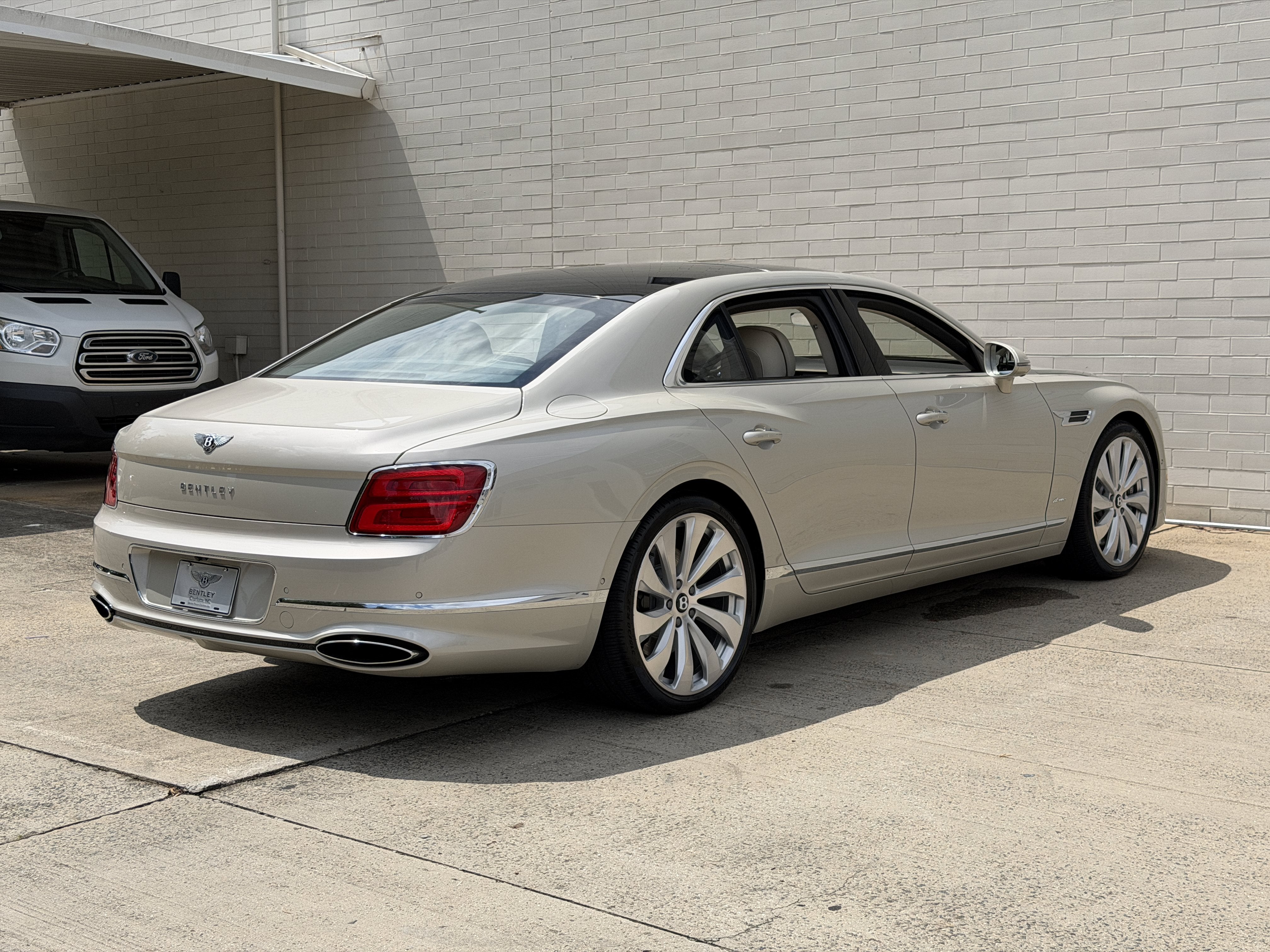 Used 2026 Cashmere Bentley Azure image 7