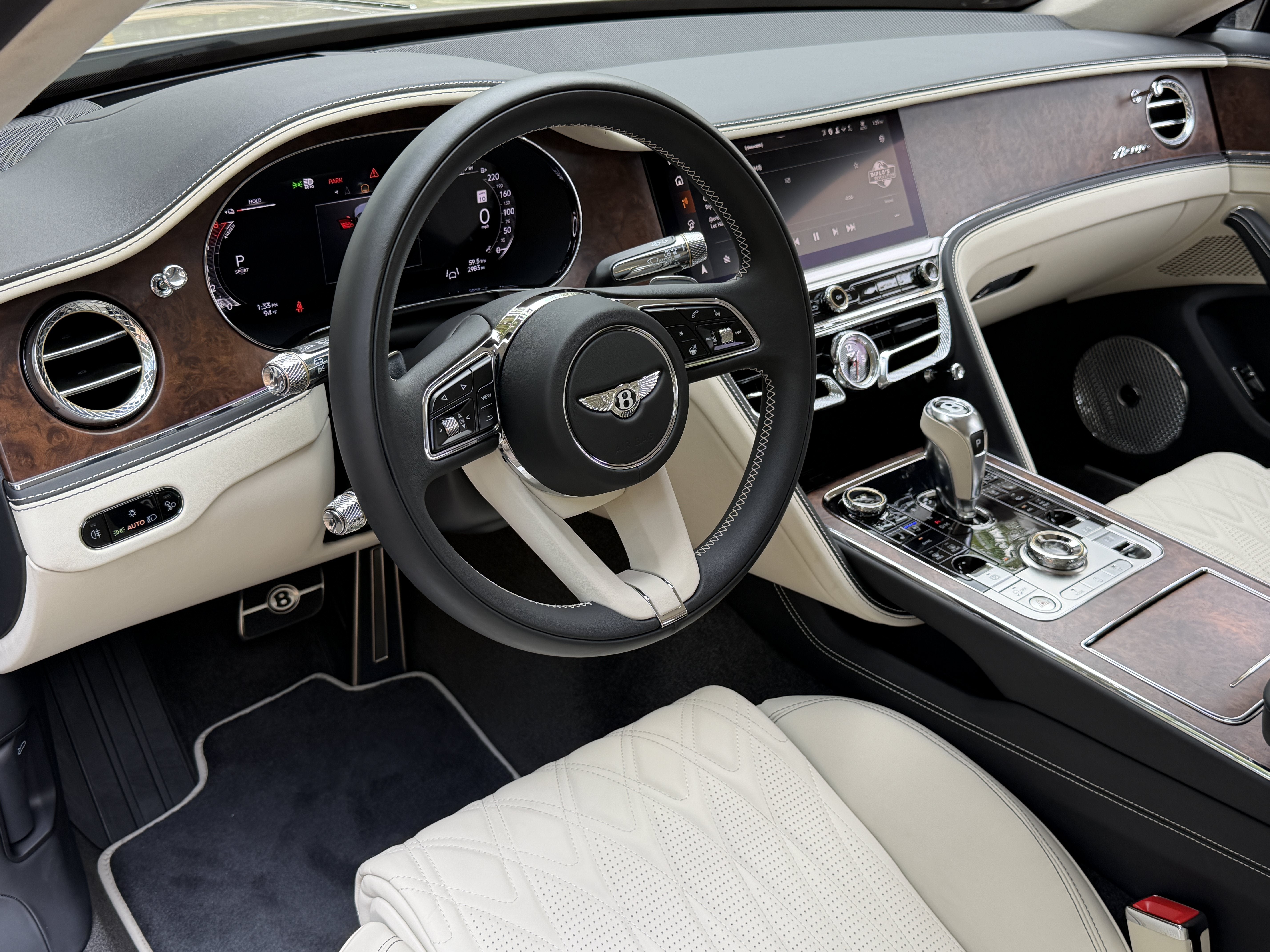 Used 2026 Cashmere Bentley Azure image 16