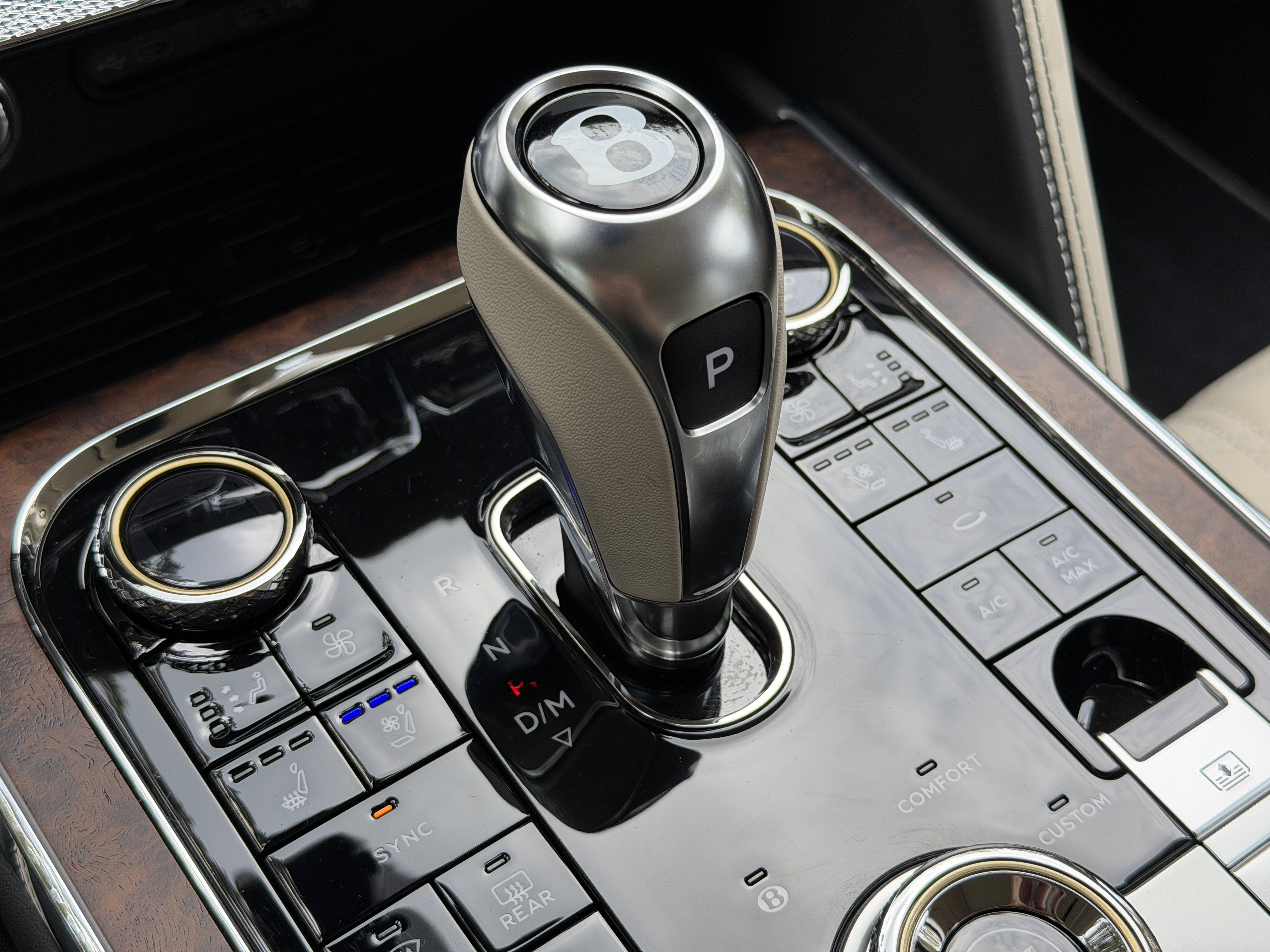 Used 2026 Cashmere Bentley Azure image 29