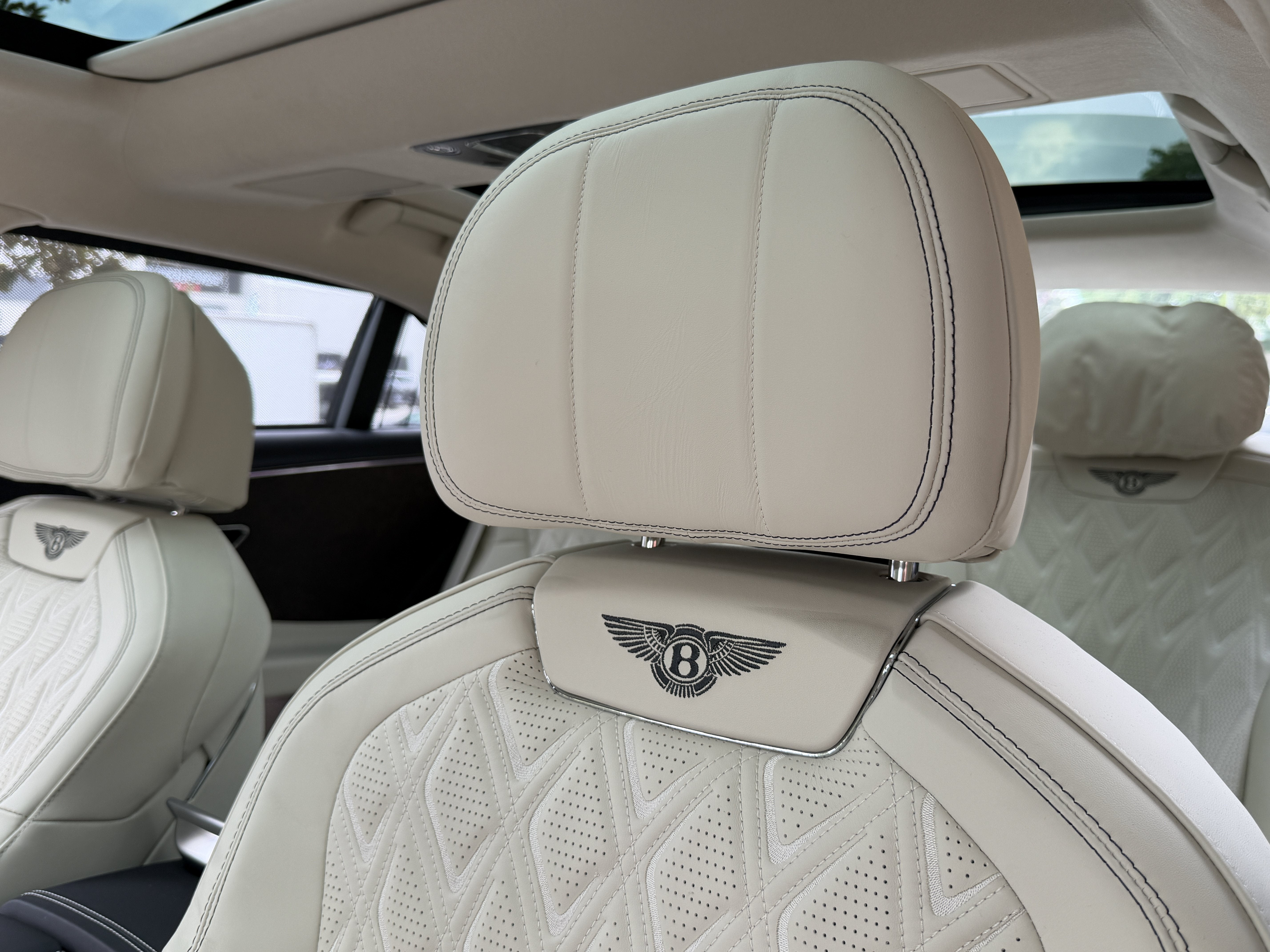 Used 2026 Cashmere Bentley Azure image 35
