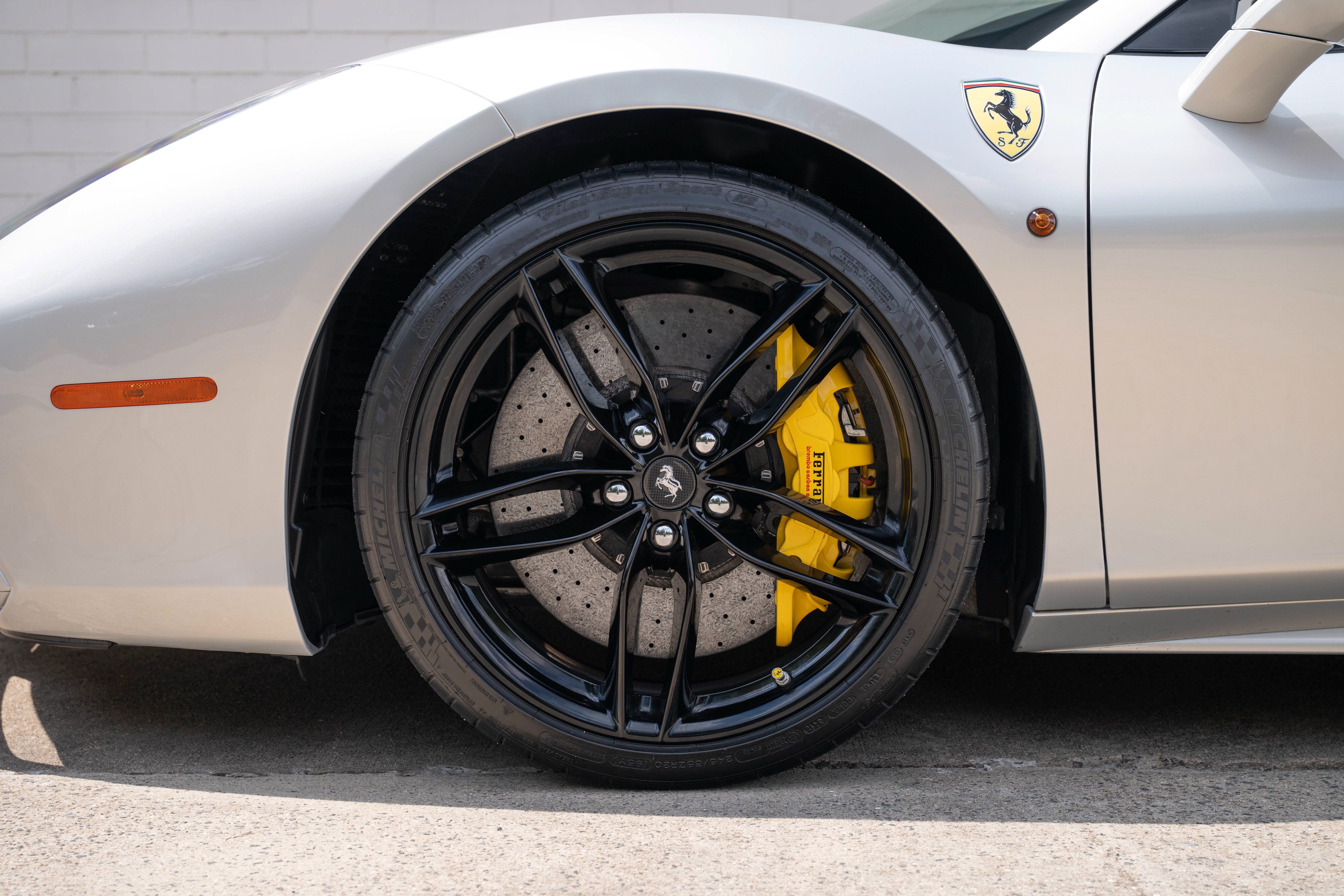 Used 2017 Grigio Abu Dhabi Ferrari Base image 15