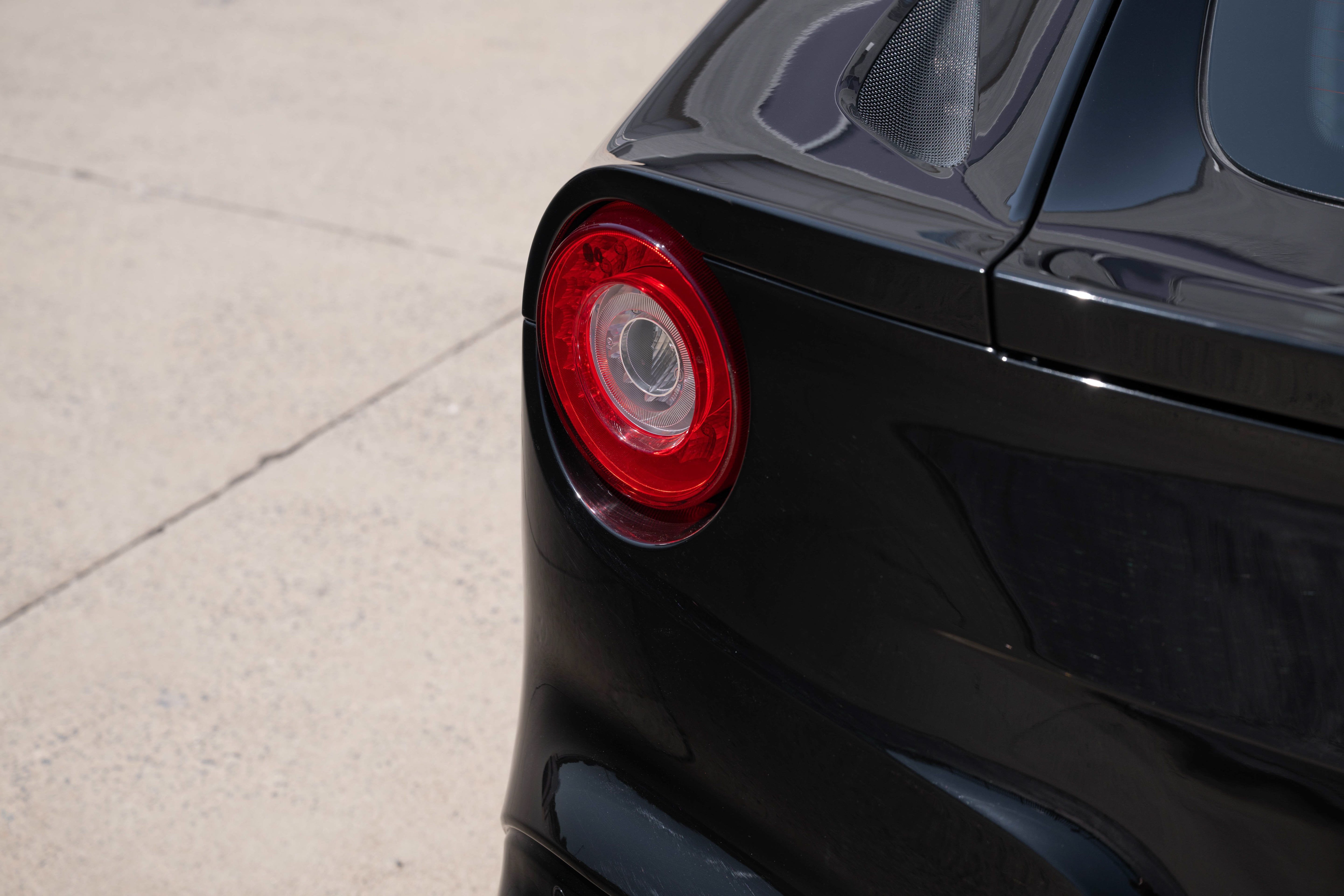 Used 2013 Nero Ferrari Berlinetta image 23