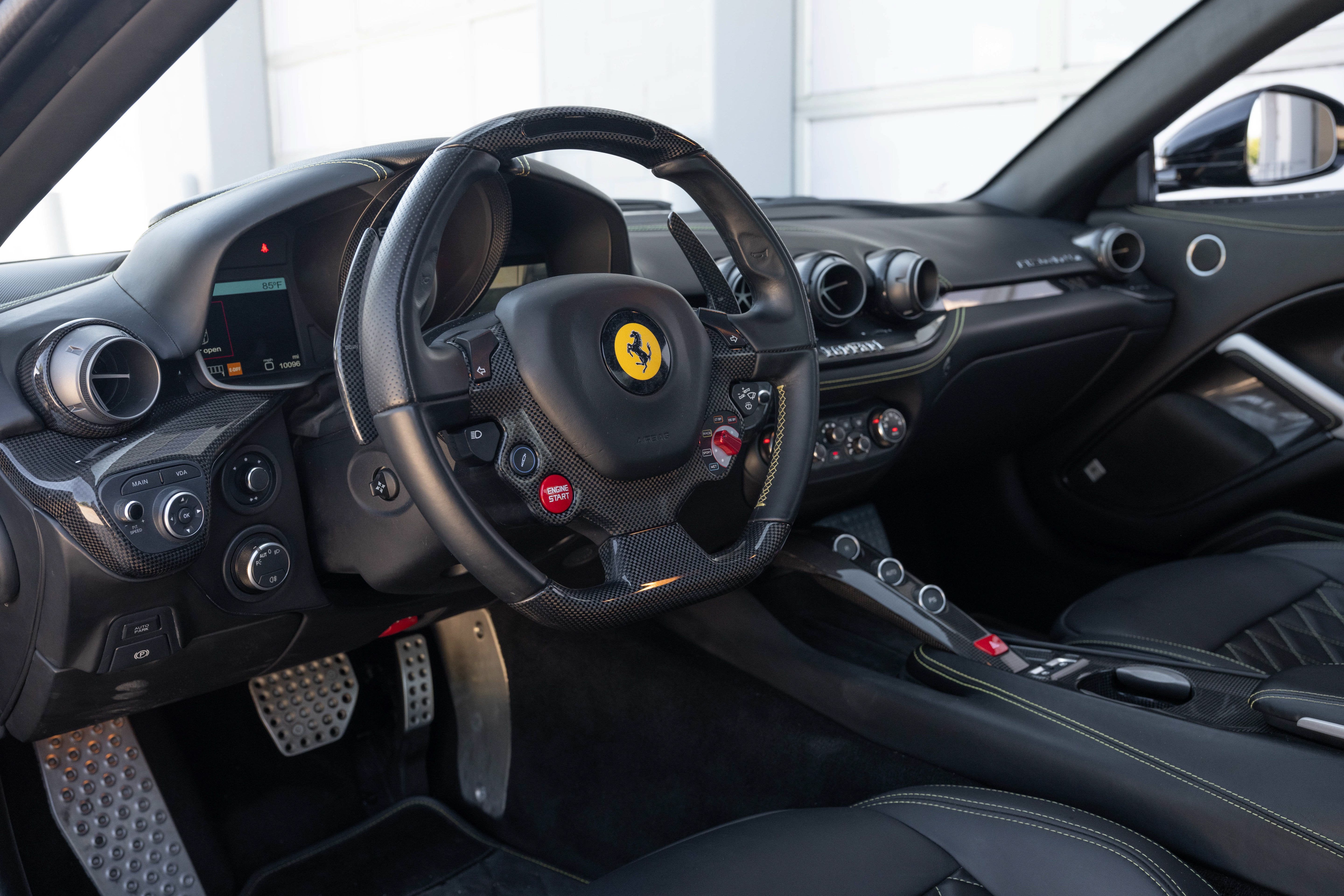 Used 2013 Nero Ferrari Berlinetta image 29