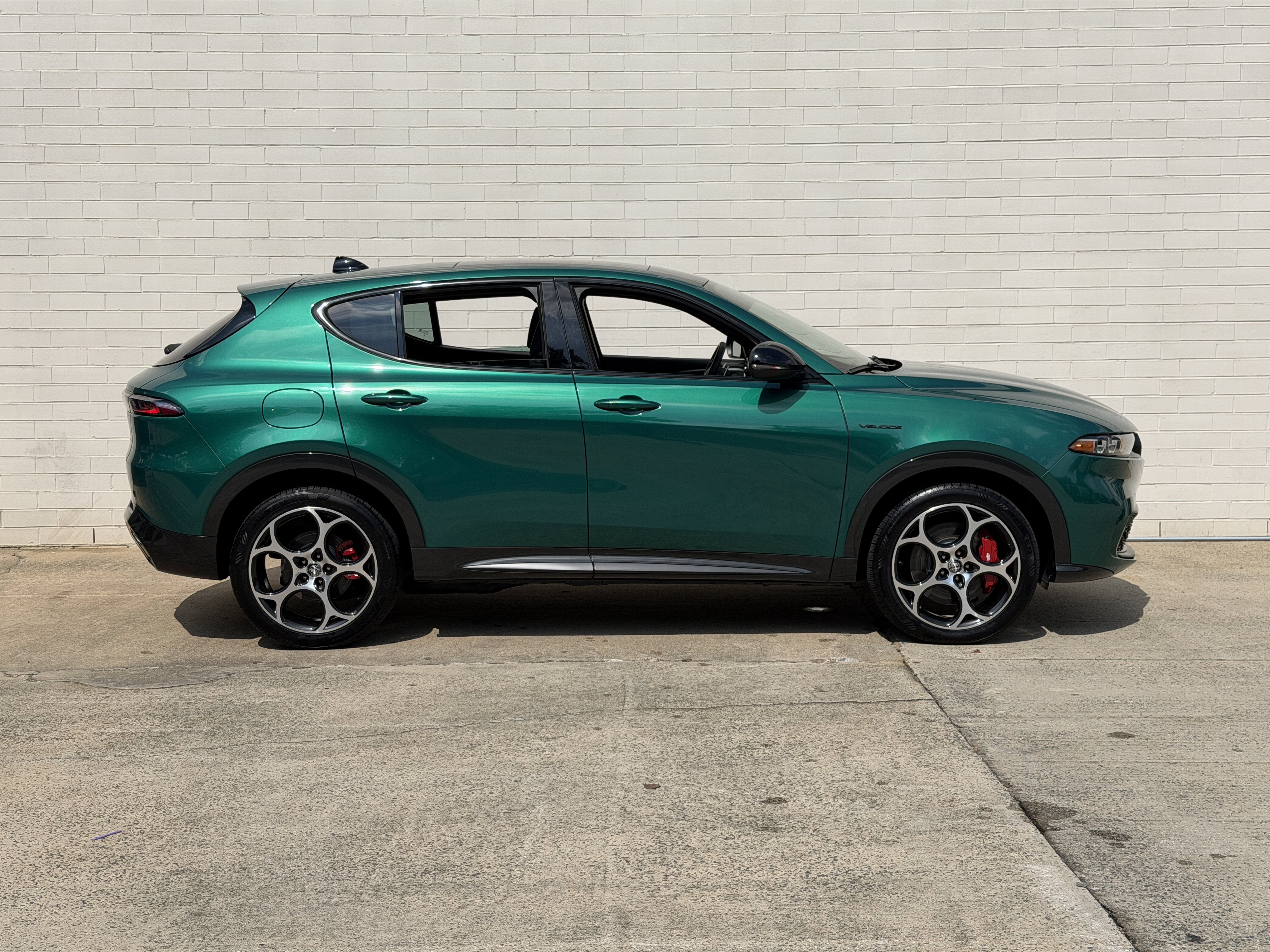 Used 2024 Verde Fangio Tri-Coat Alfa Romeo Veloce image 2