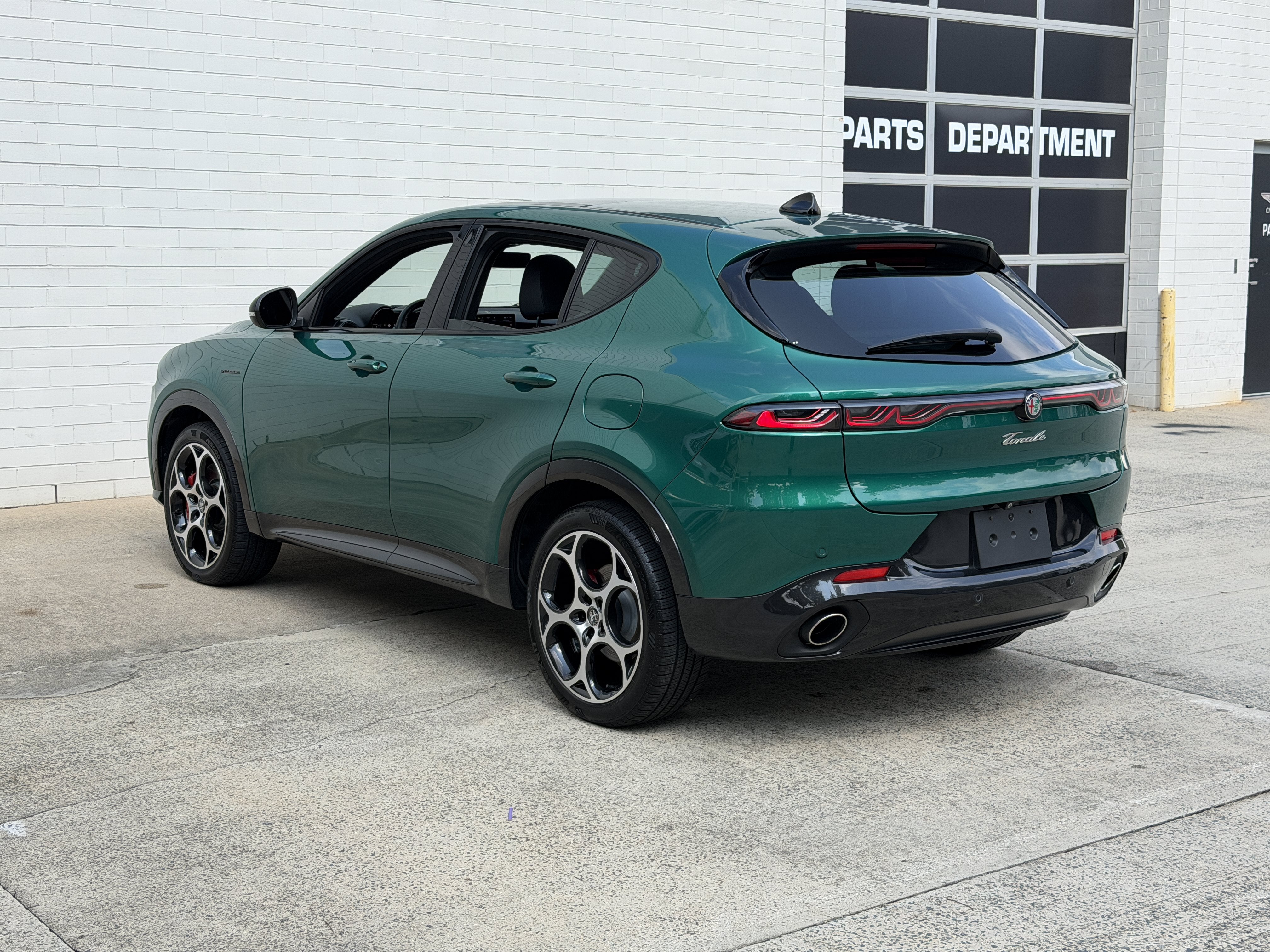 Used 2024 Verde Fangio Tri-Coat Alfa Romeo Veloce image 5