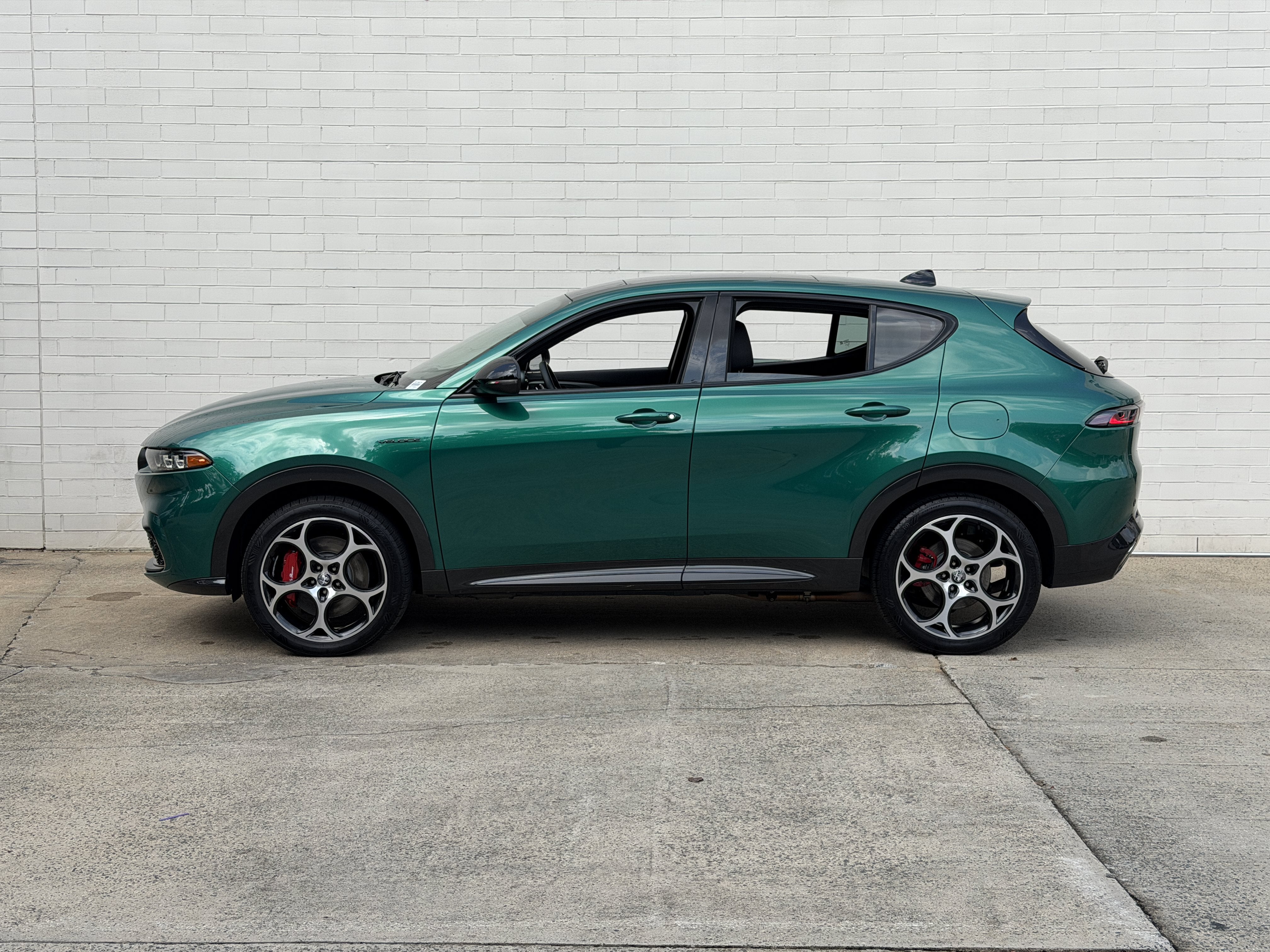 Used 2024 Verde Fangio Tri-Coat Alfa Romeo Veloce image 6