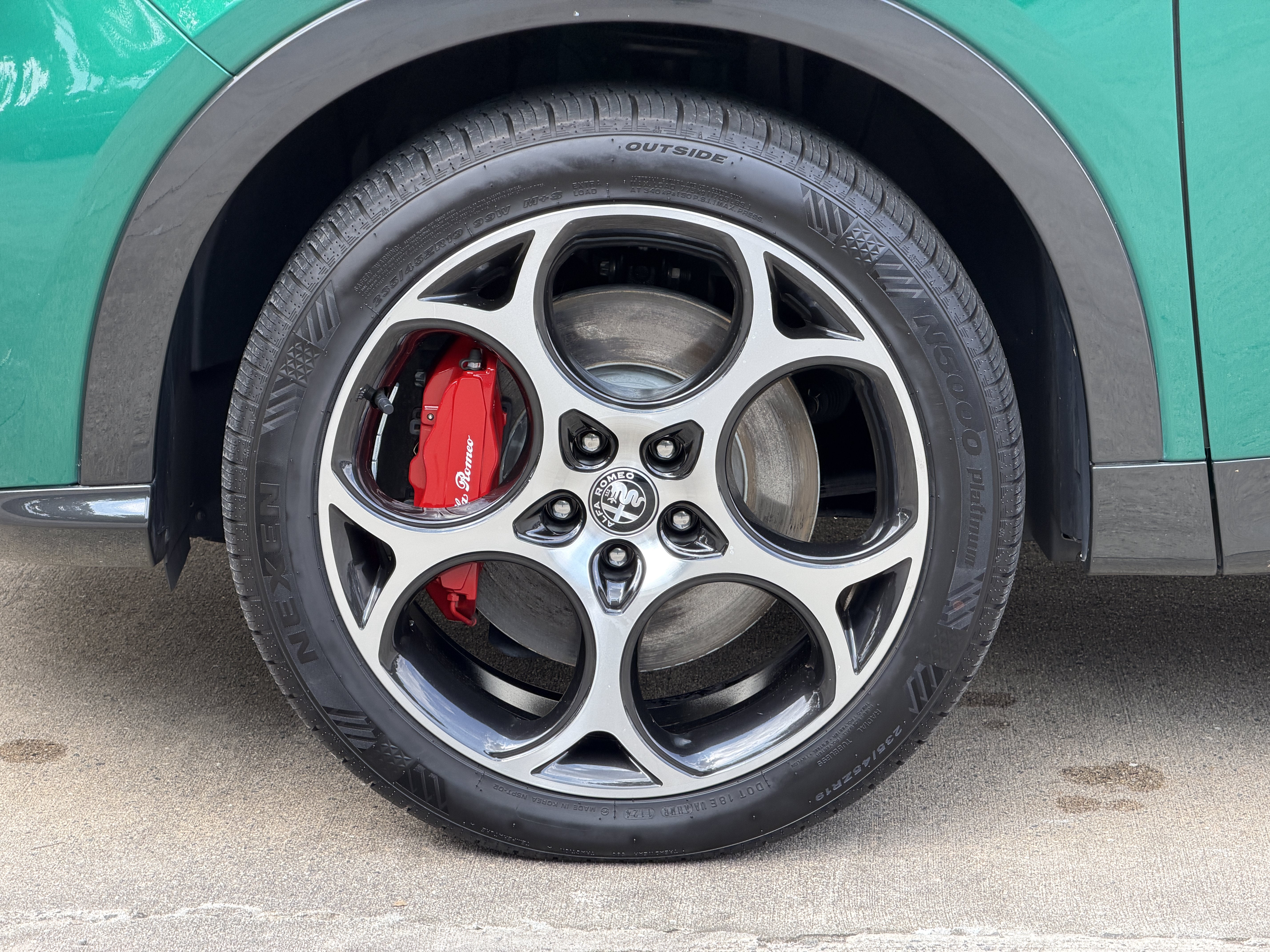 Used 2024 Verde Fangio Tri-Coat Alfa Romeo Veloce image 11