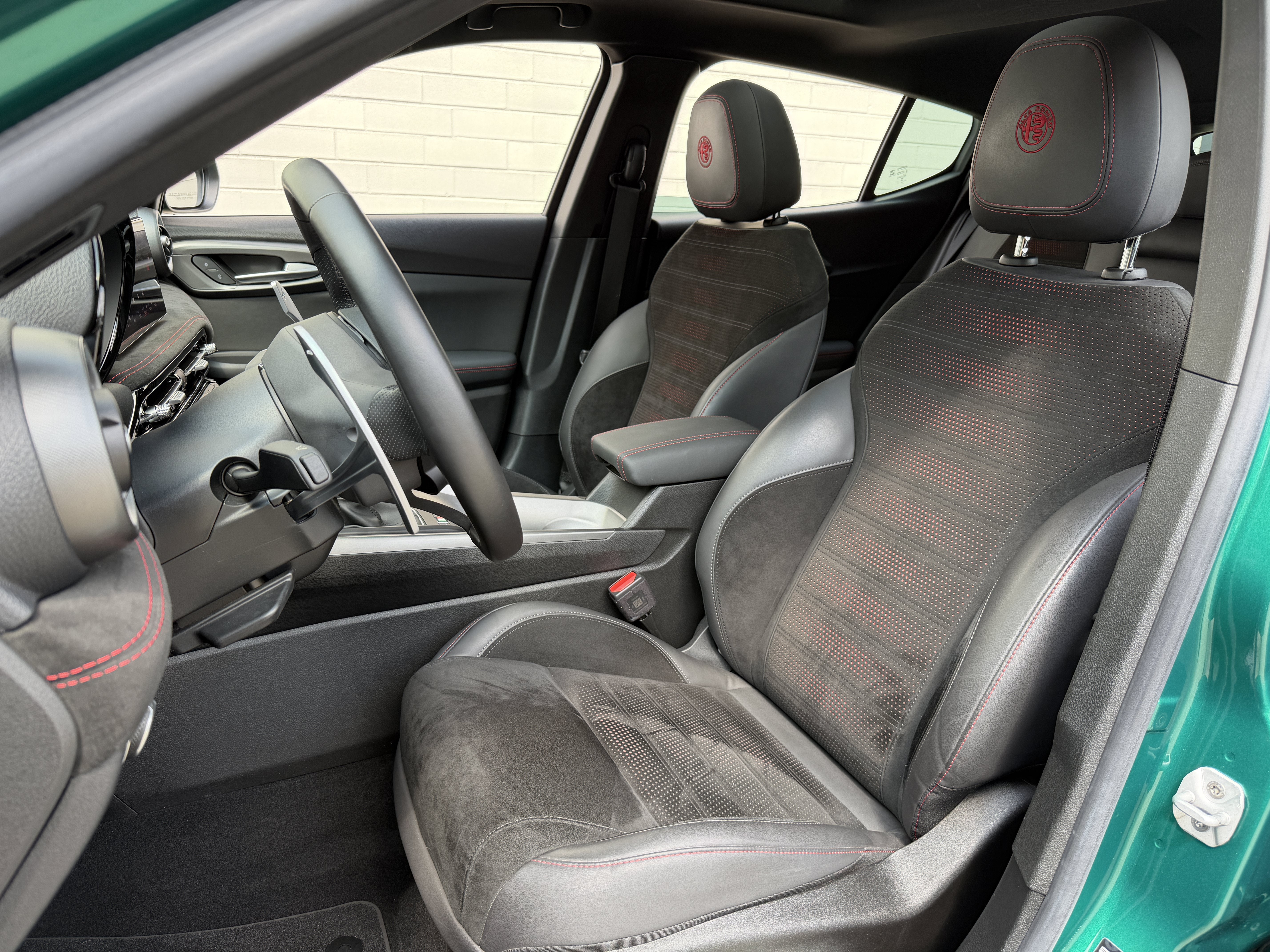 Used 2024 Verde Fangio Tri-Coat Alfa Romeo Veloce image 15