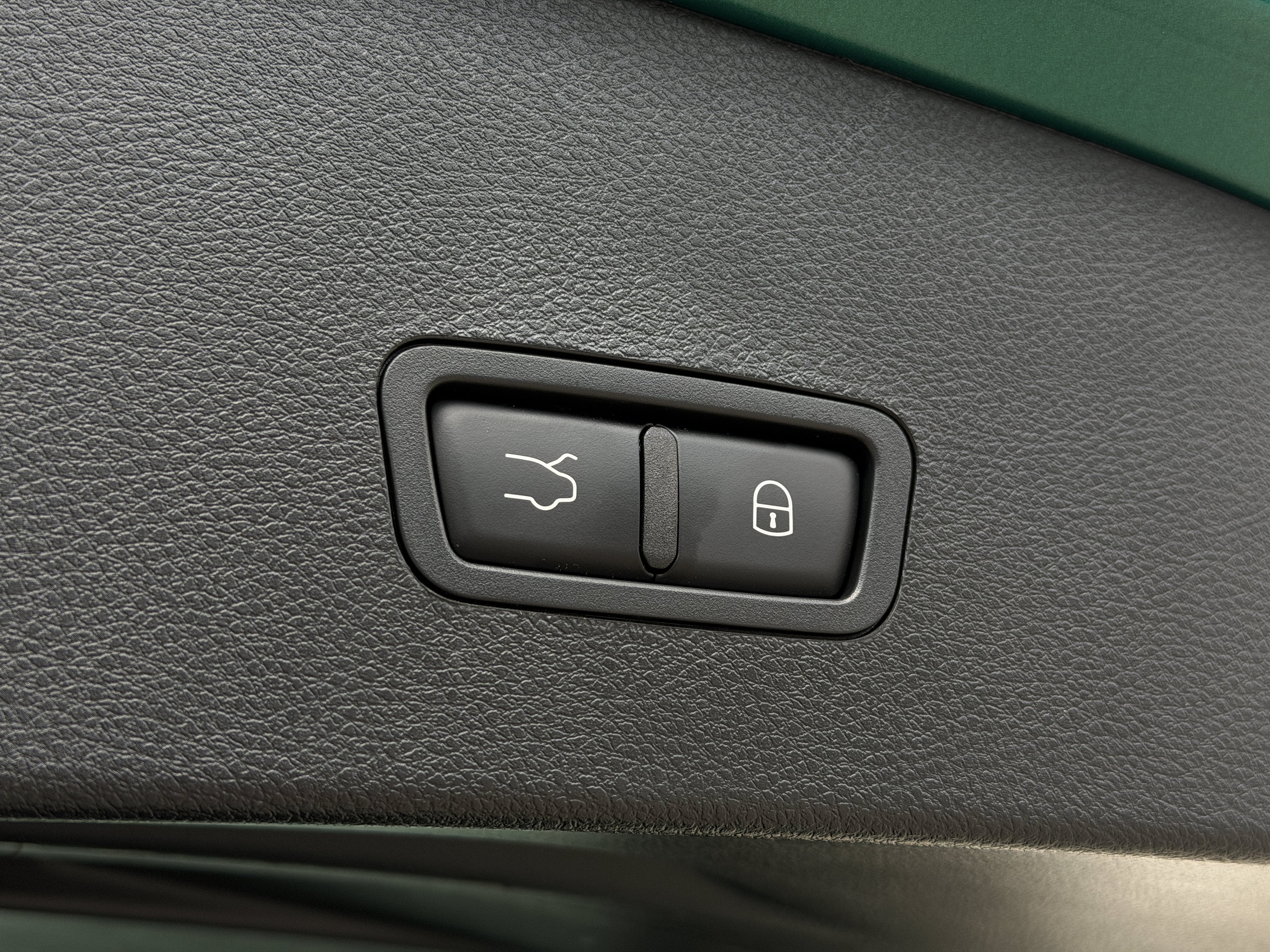 Used 2024 Verde Fangio Tri-Coat Alfa Romeo Veloce image 37