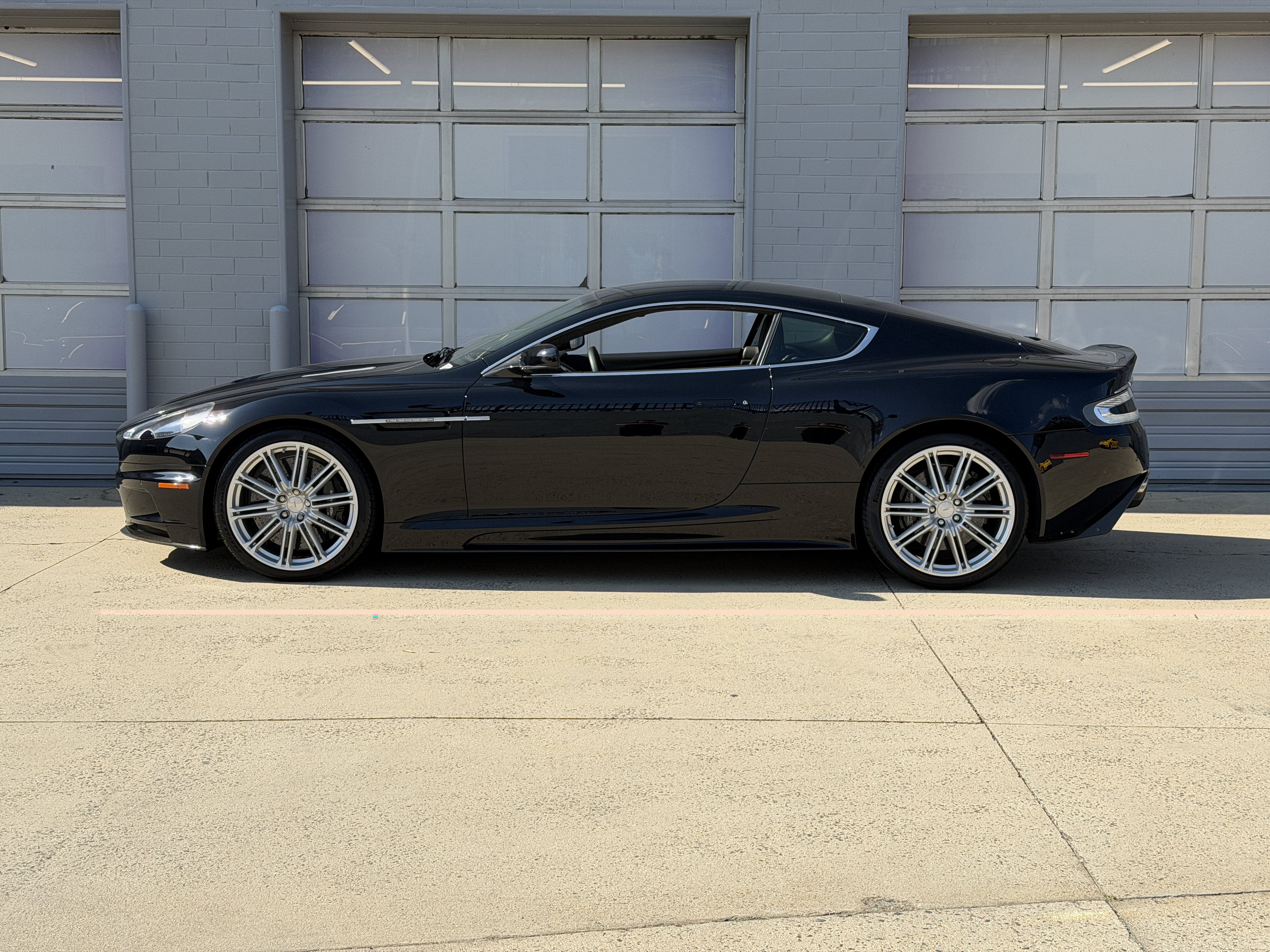 Used 2009 Storm Black Aston Martin  image 16