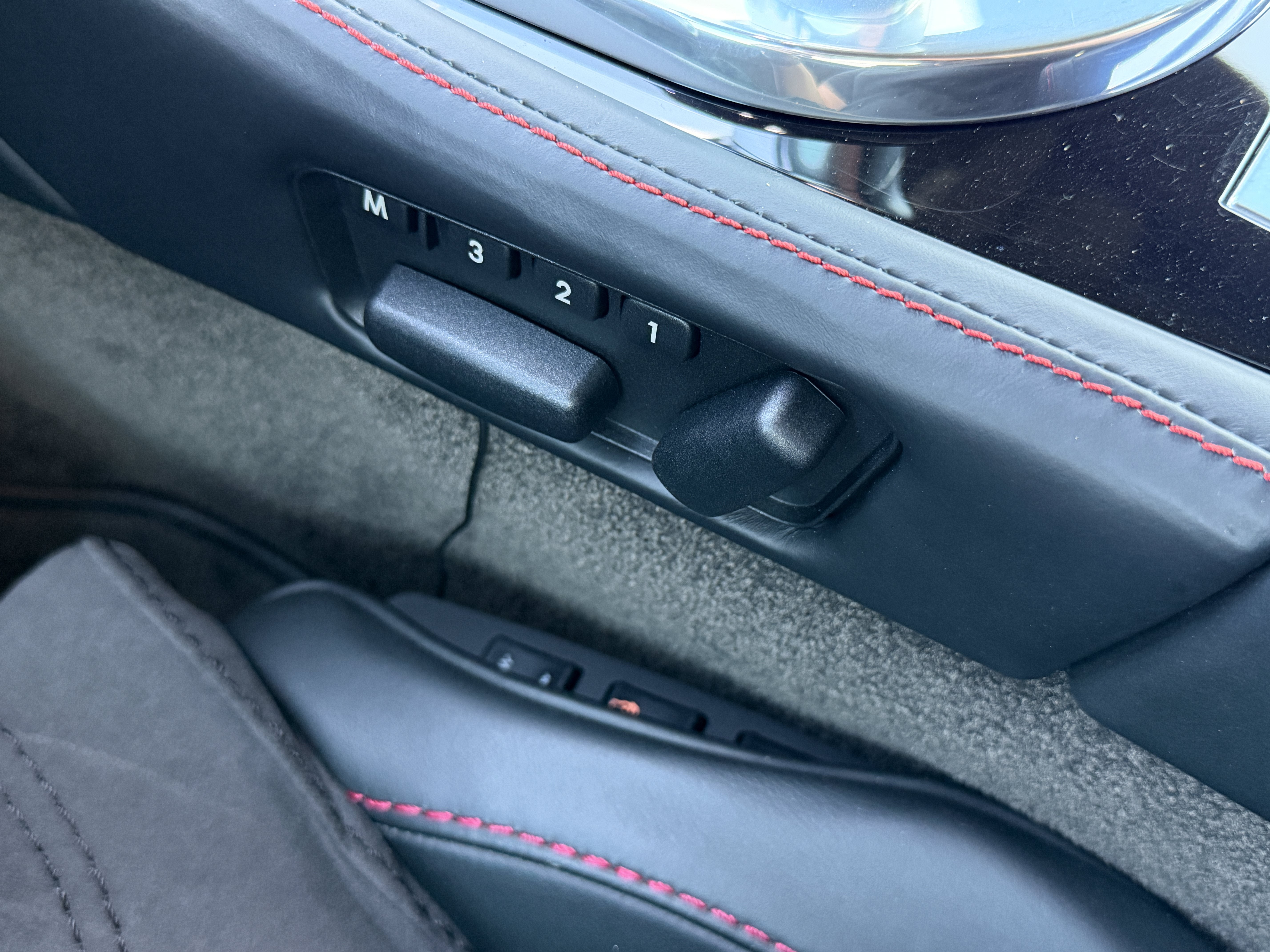 Used 2009 Storm Black Aston Martin  image 31