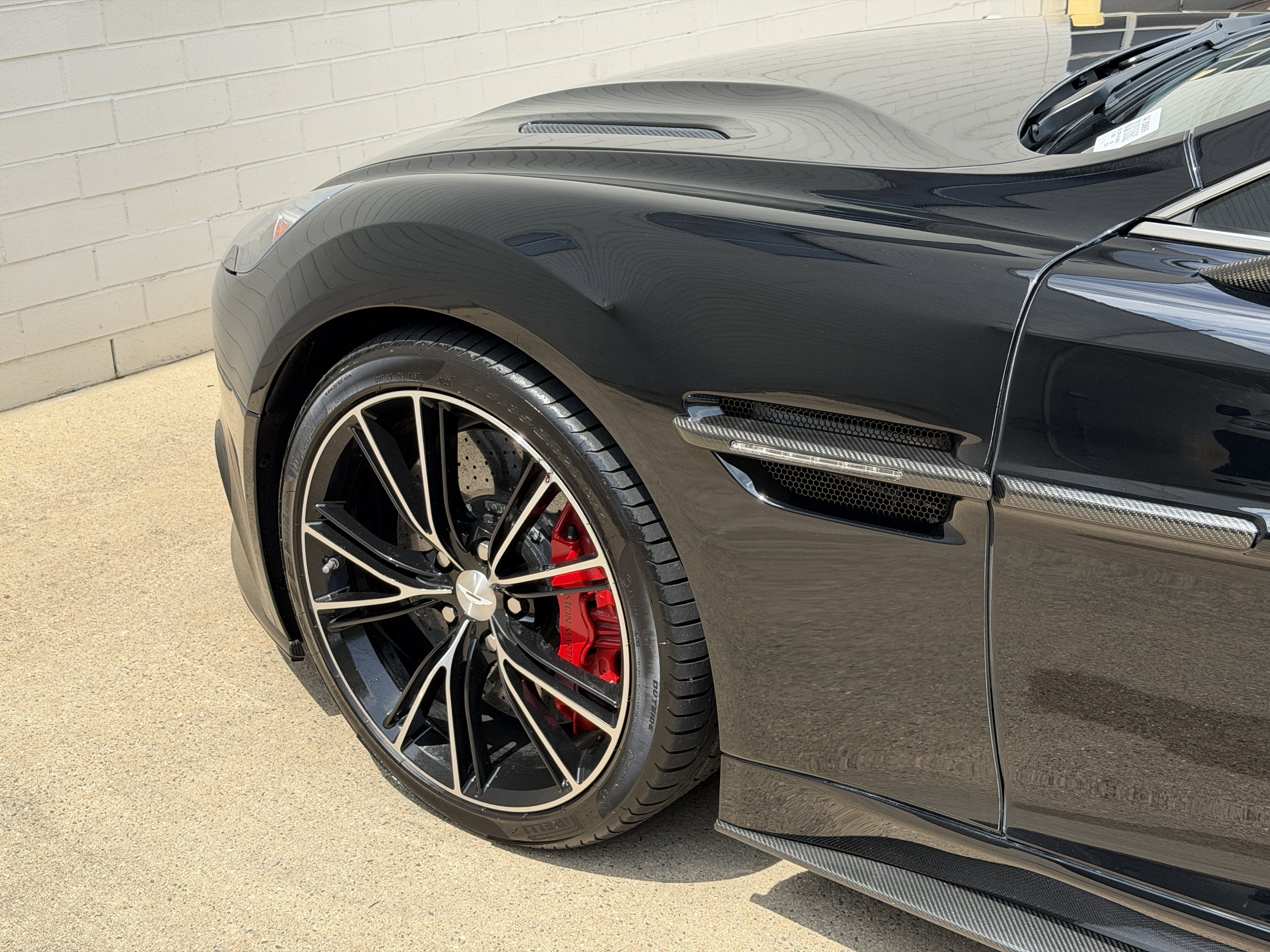 Used 2014 Jet Black Aston Martin V12 image 9