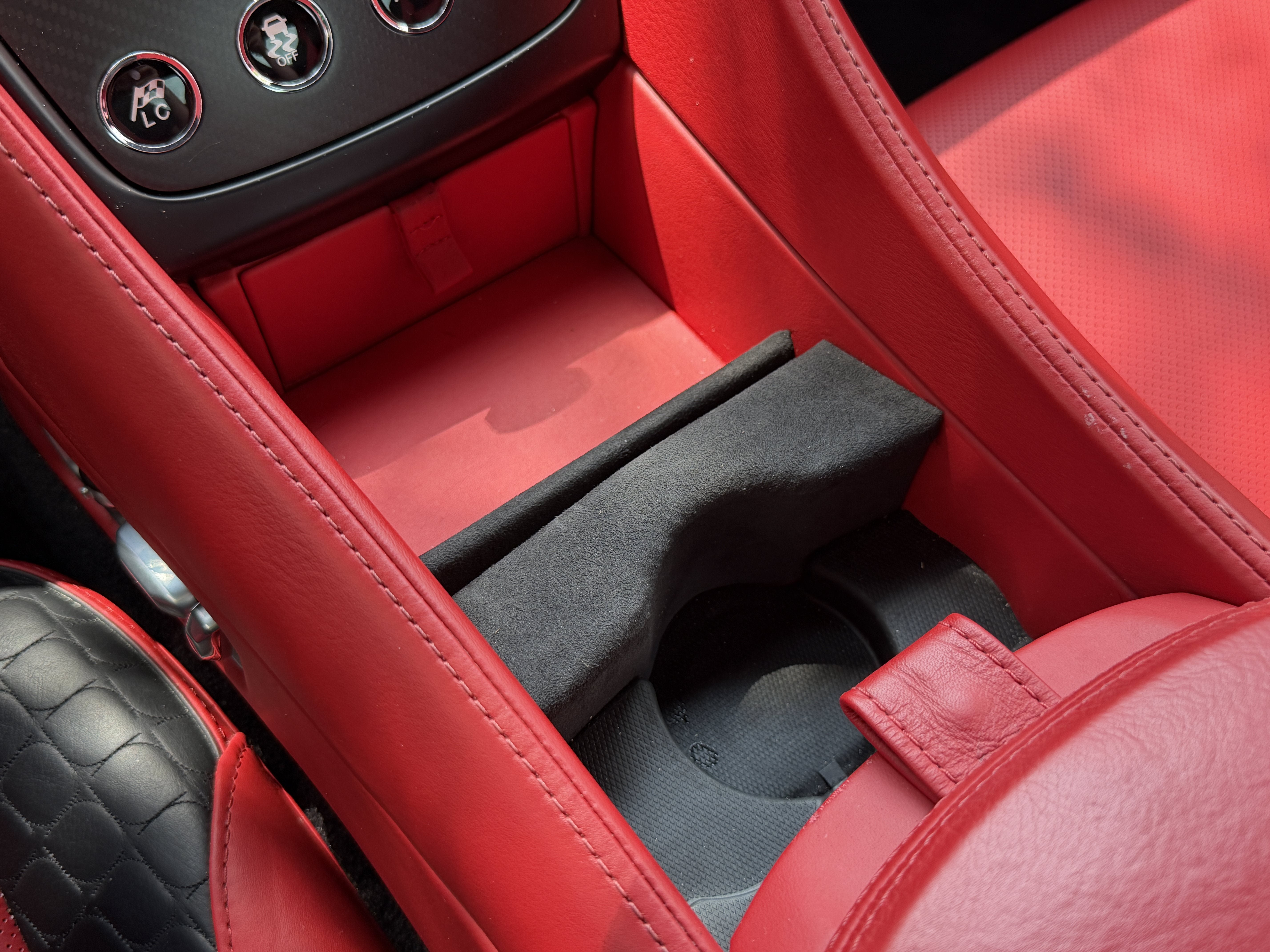 Used 2014 Jet Black Aston Martin V12 image 29