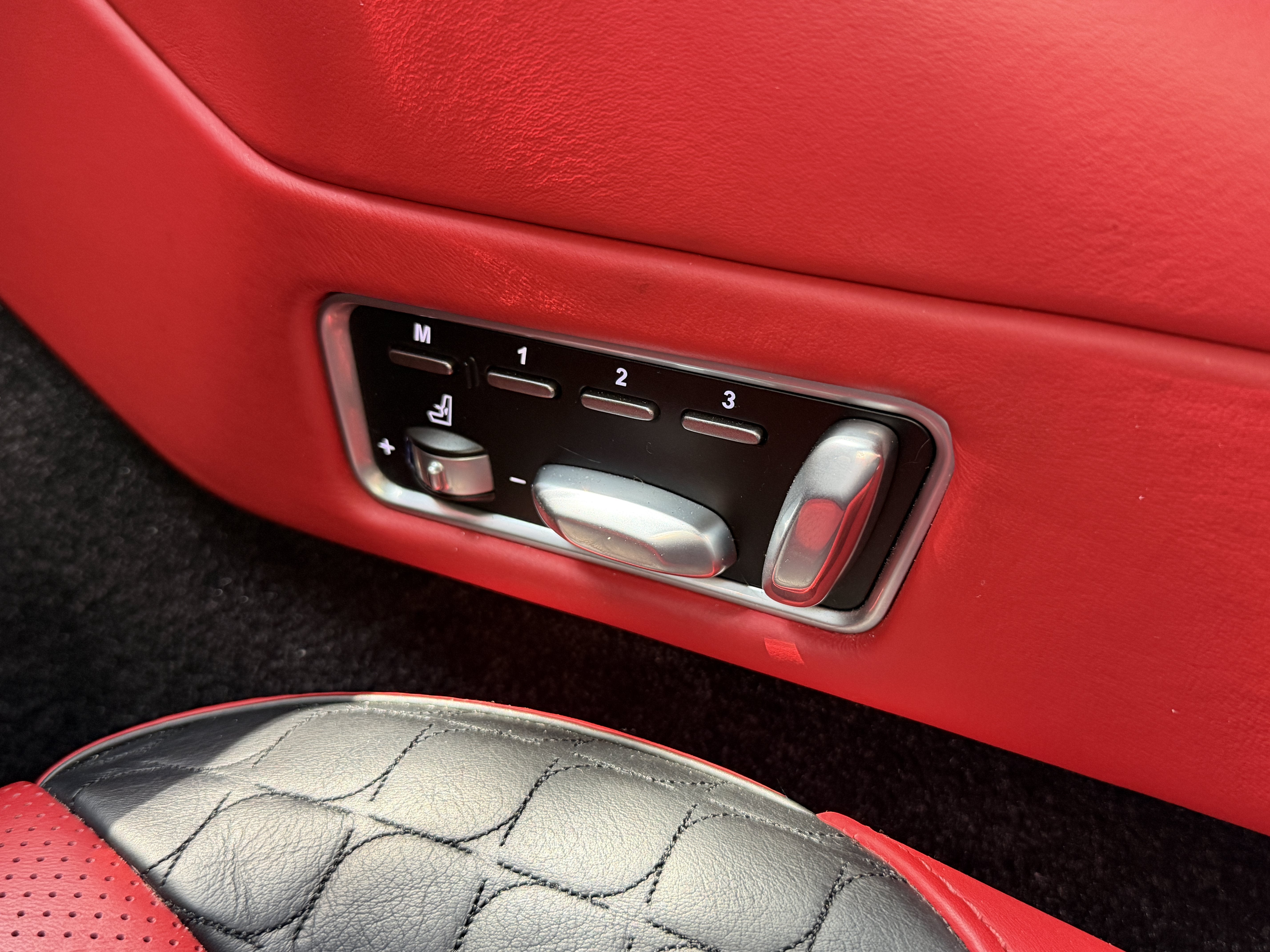 Used 2014 Jet Black Aston Martin V12 image 30