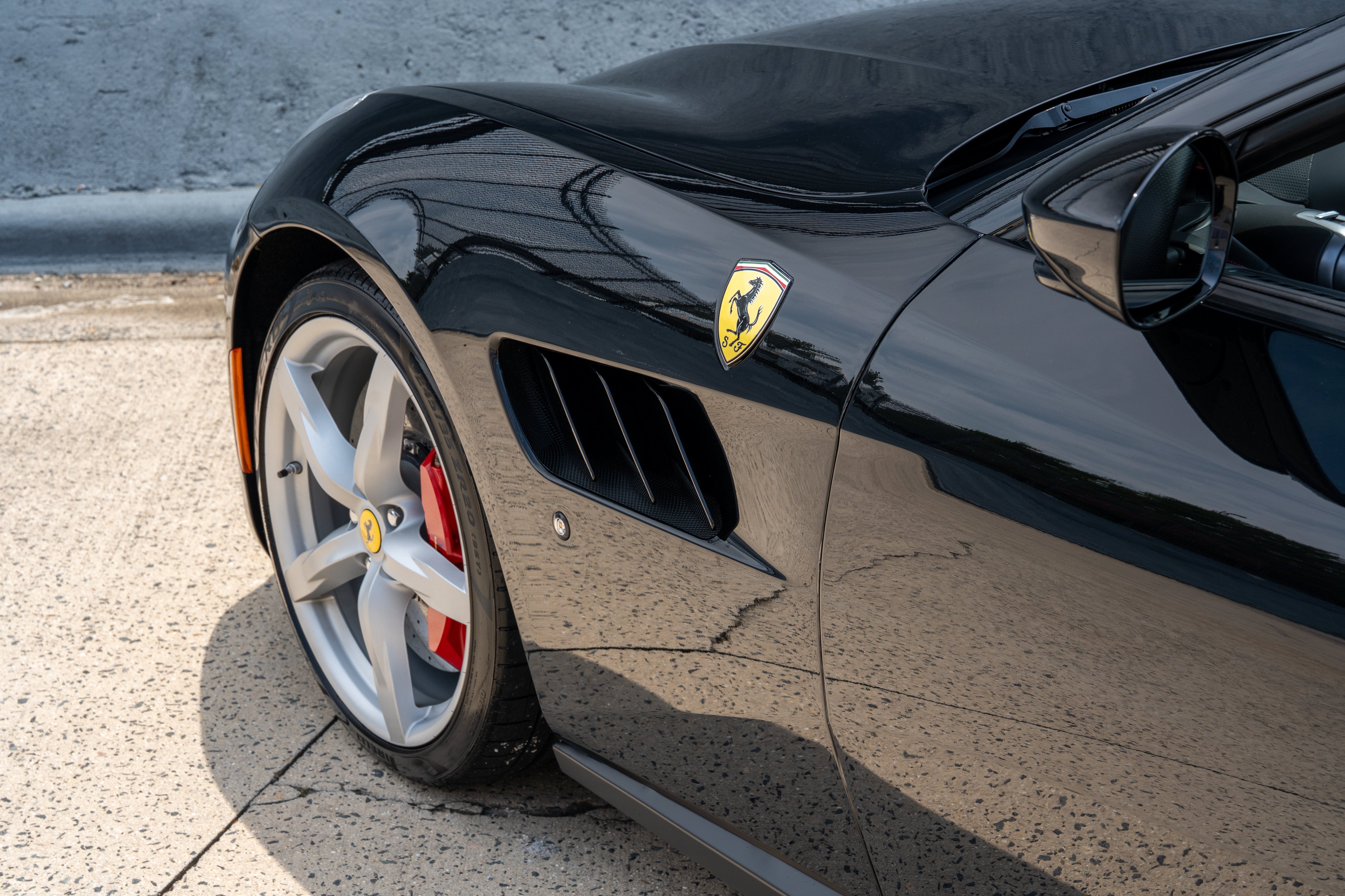 Certified Used 2020 Nero Ferrari T image 9