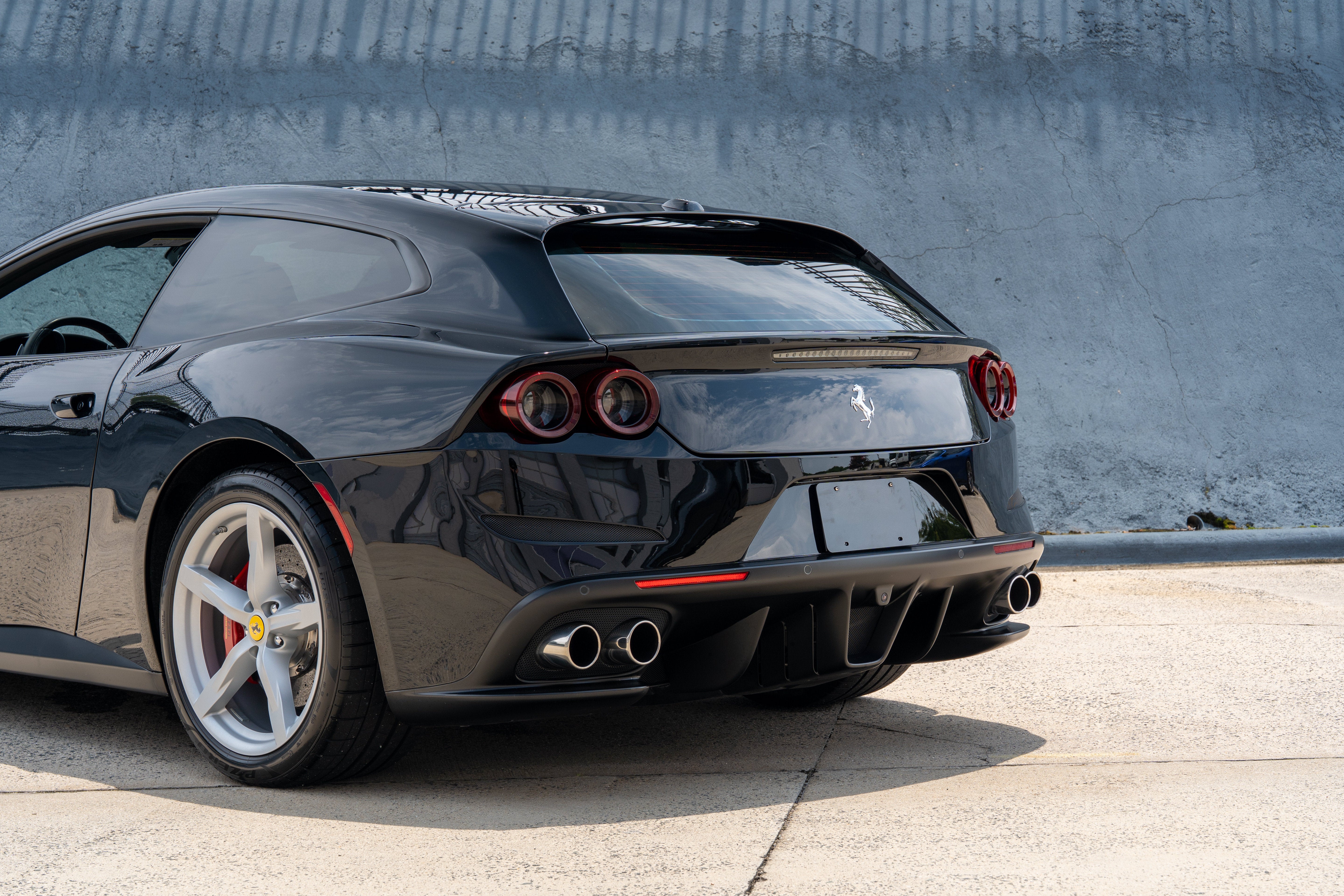 Certified Used 2020 Nero Ferrari T image 18