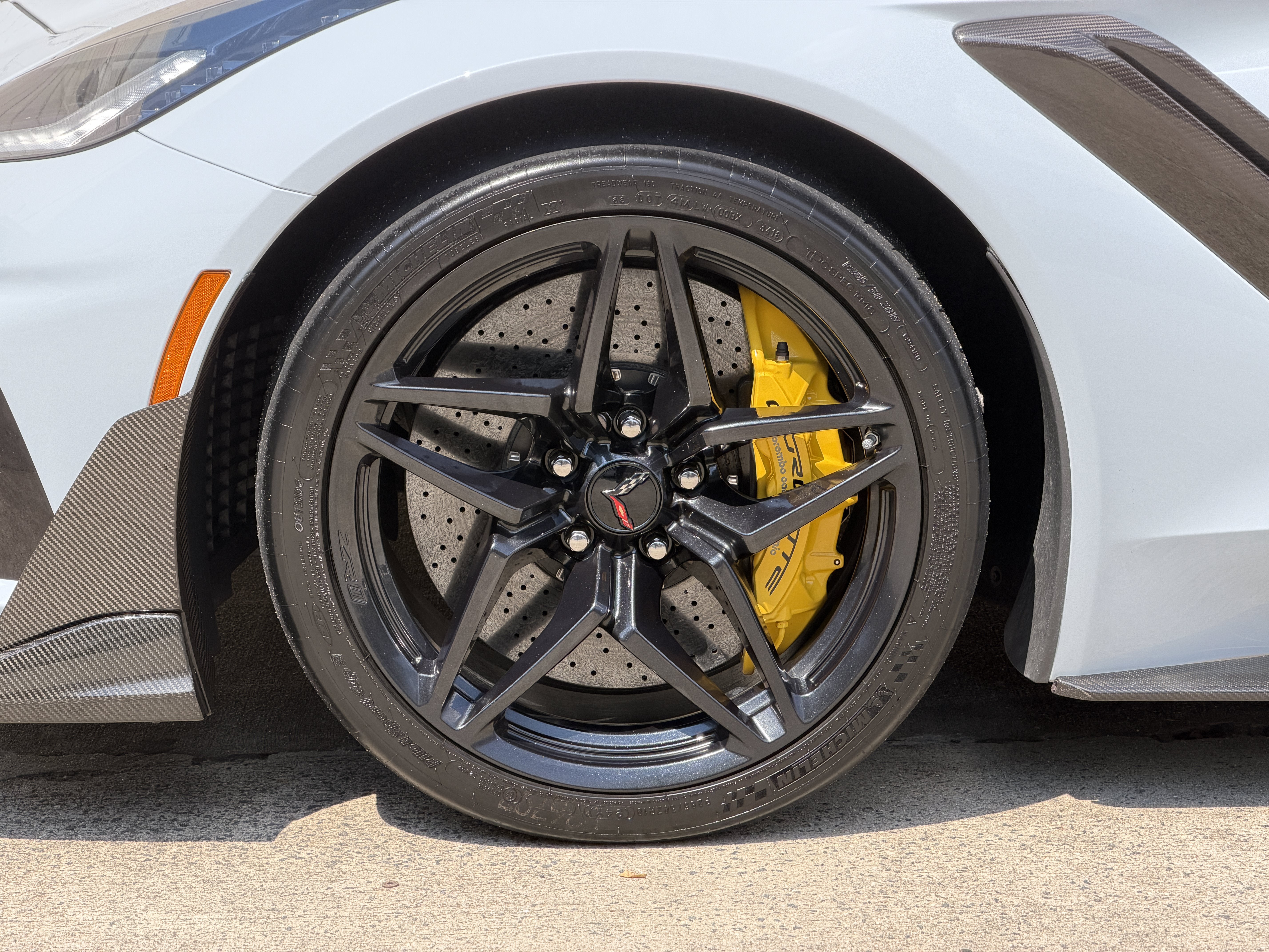 Used 2019 Ceramic Matrix Gray Metallic Chevrolet ZR1 1ZR image 14