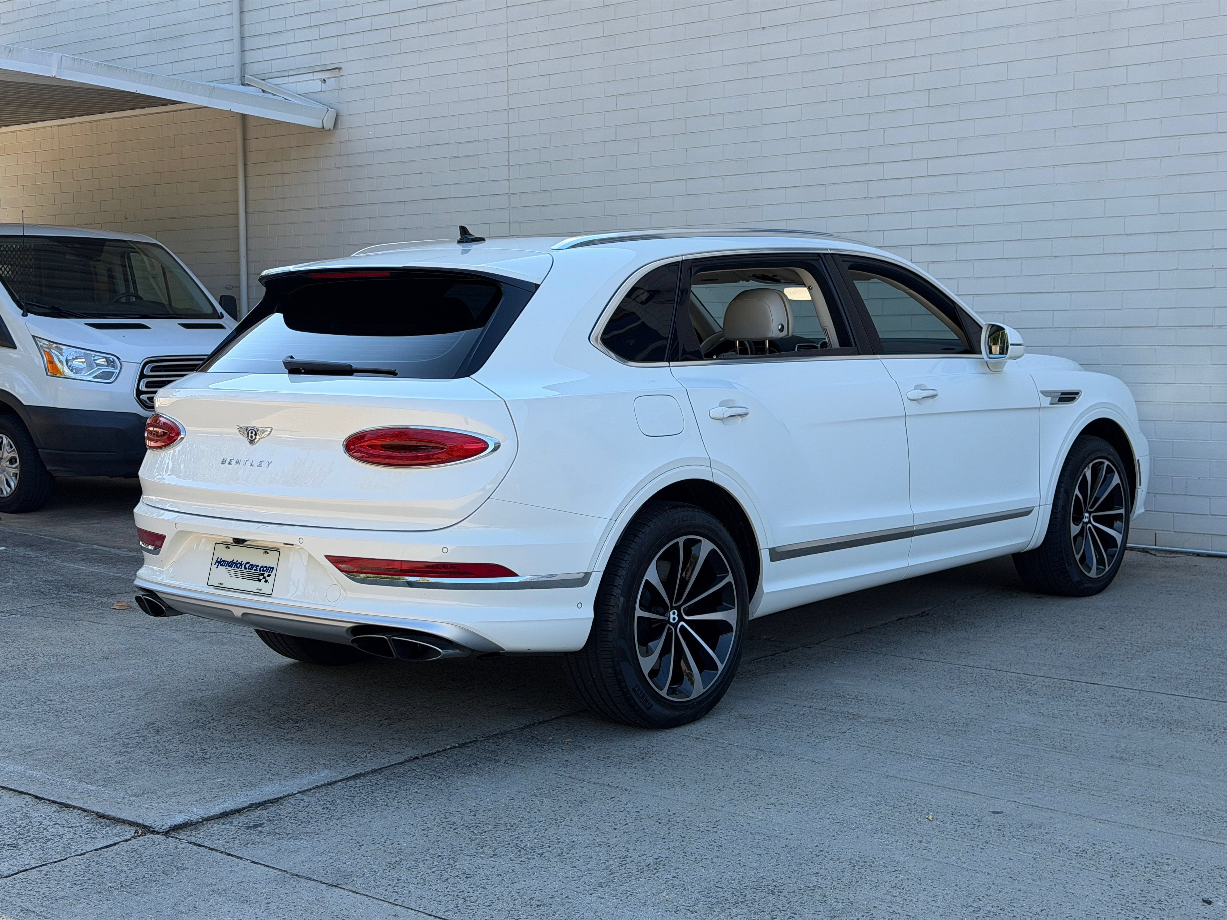 Used 2023 Glacier White Bentley  image 7