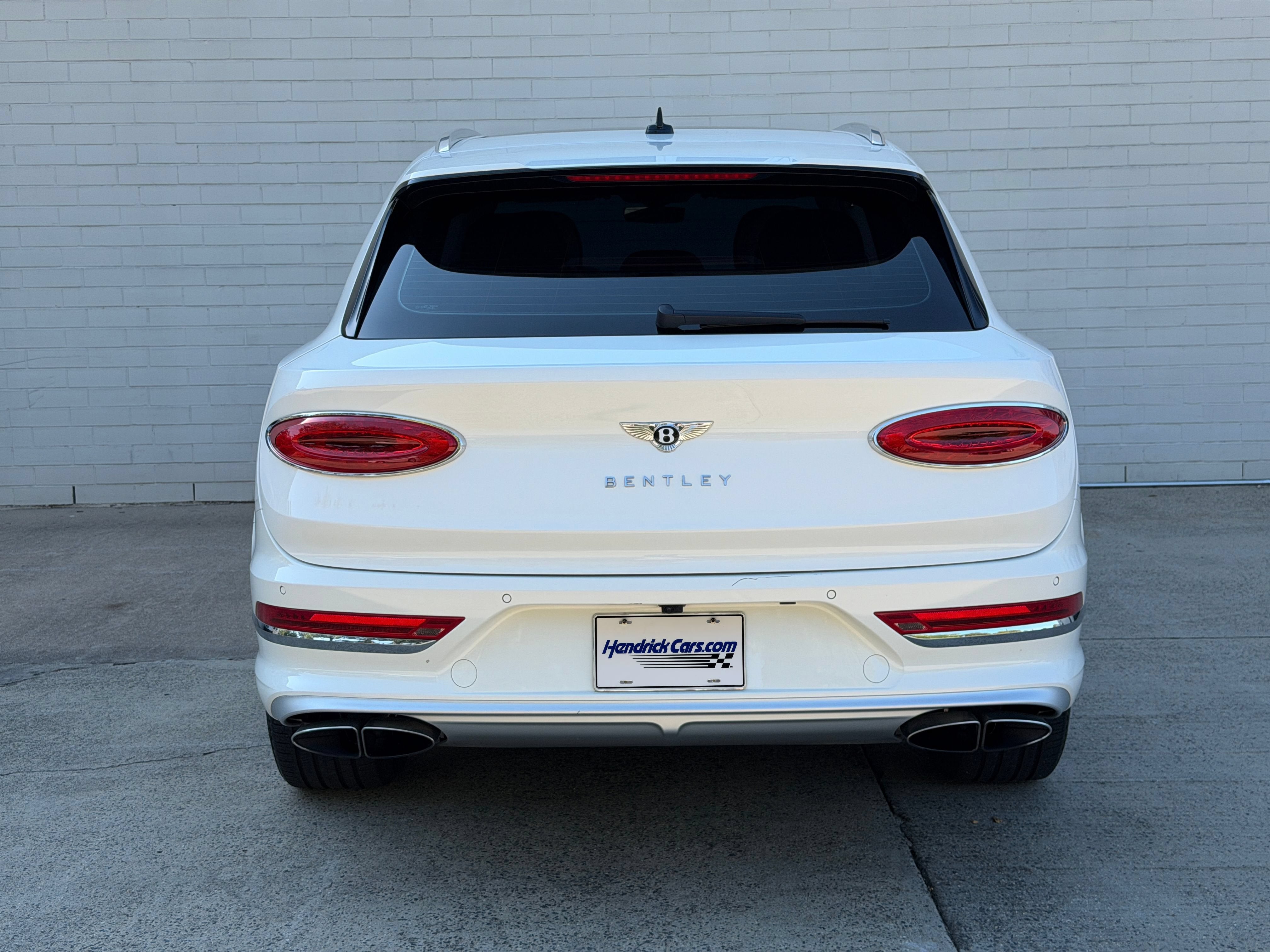 Used 2023 Glacier White Bentley  image 8