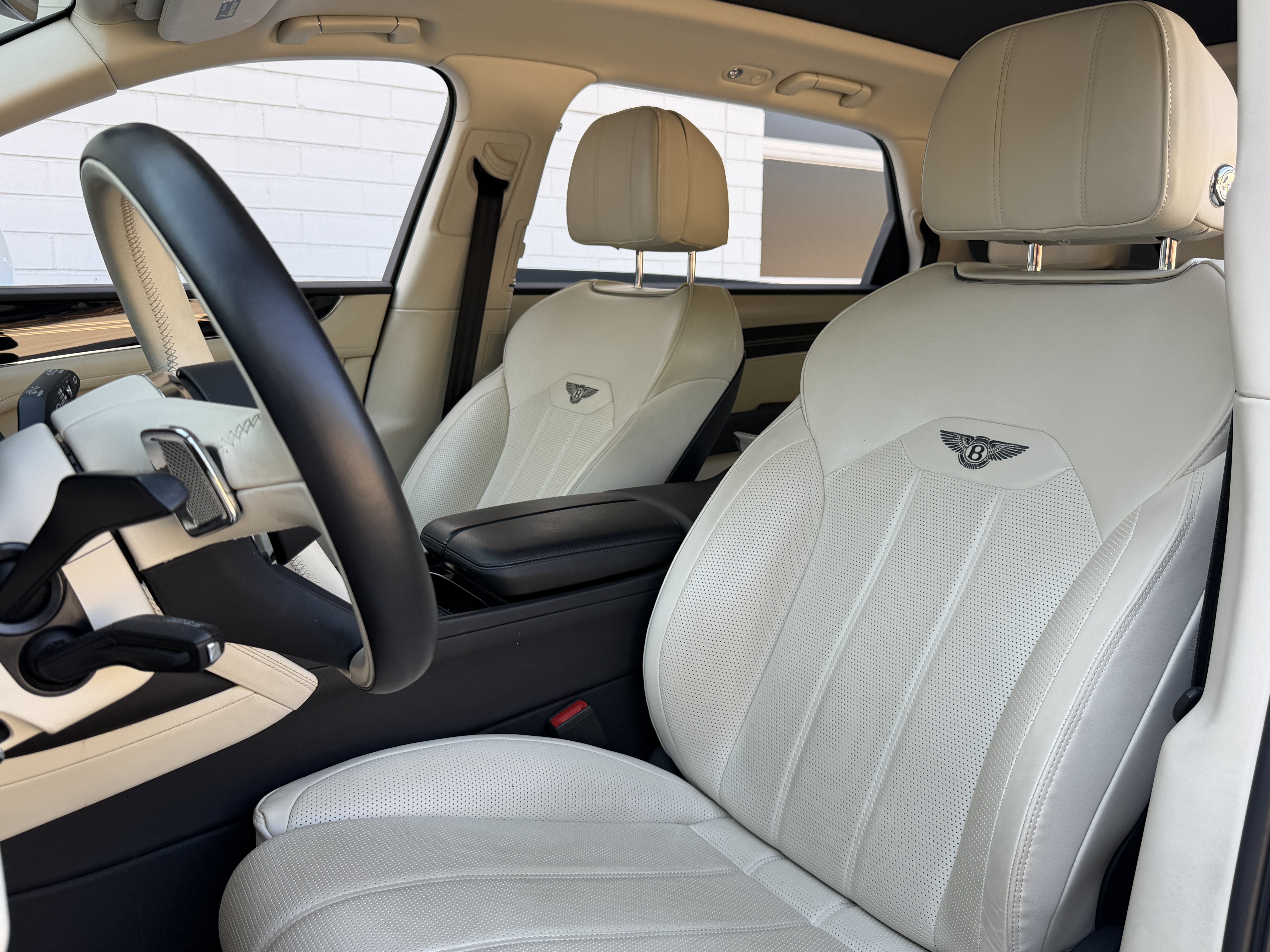 Used 2023 Glacier White Bentley  image 16