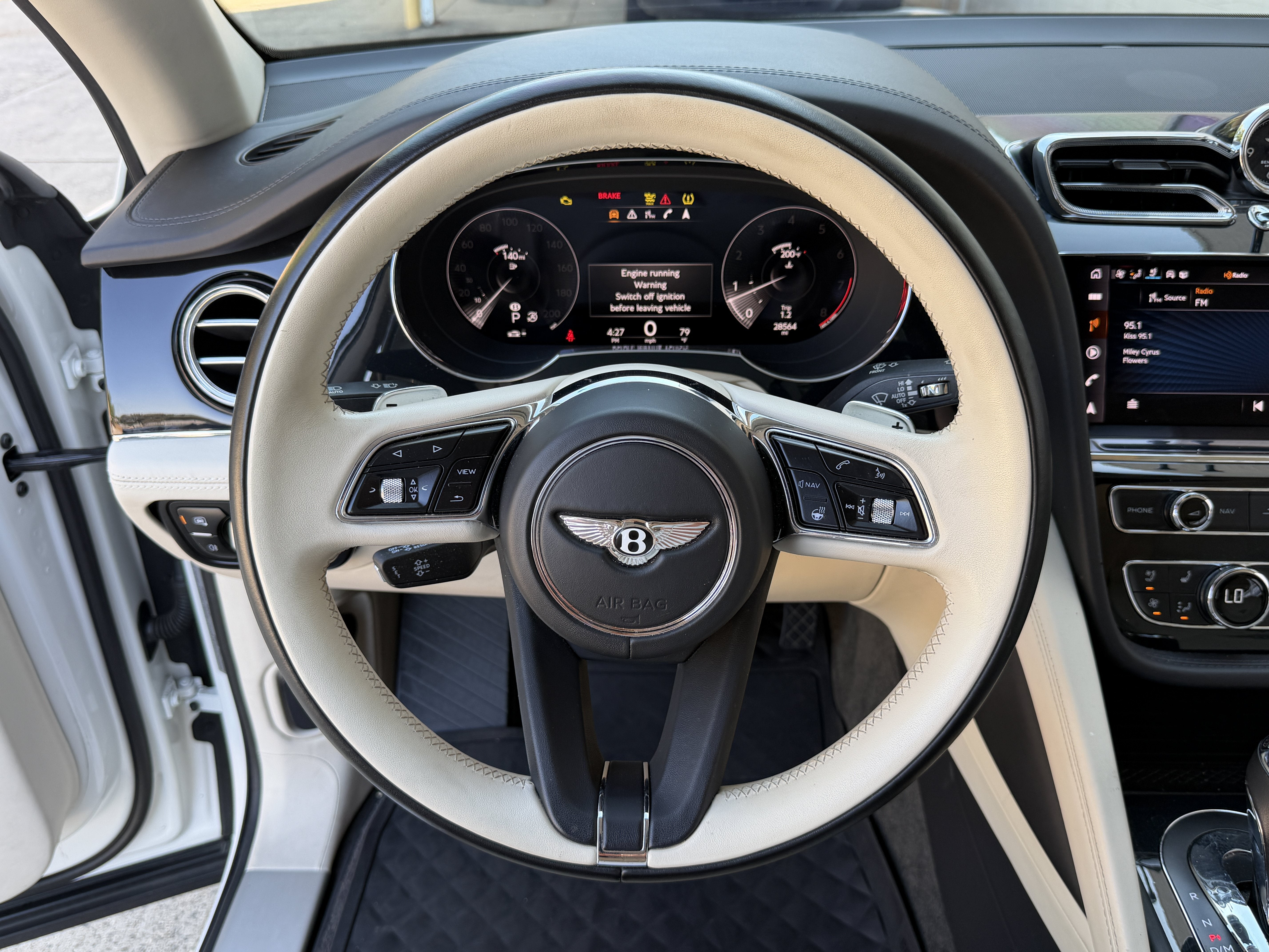 Used 2023 Glacier White Bentley  image 18