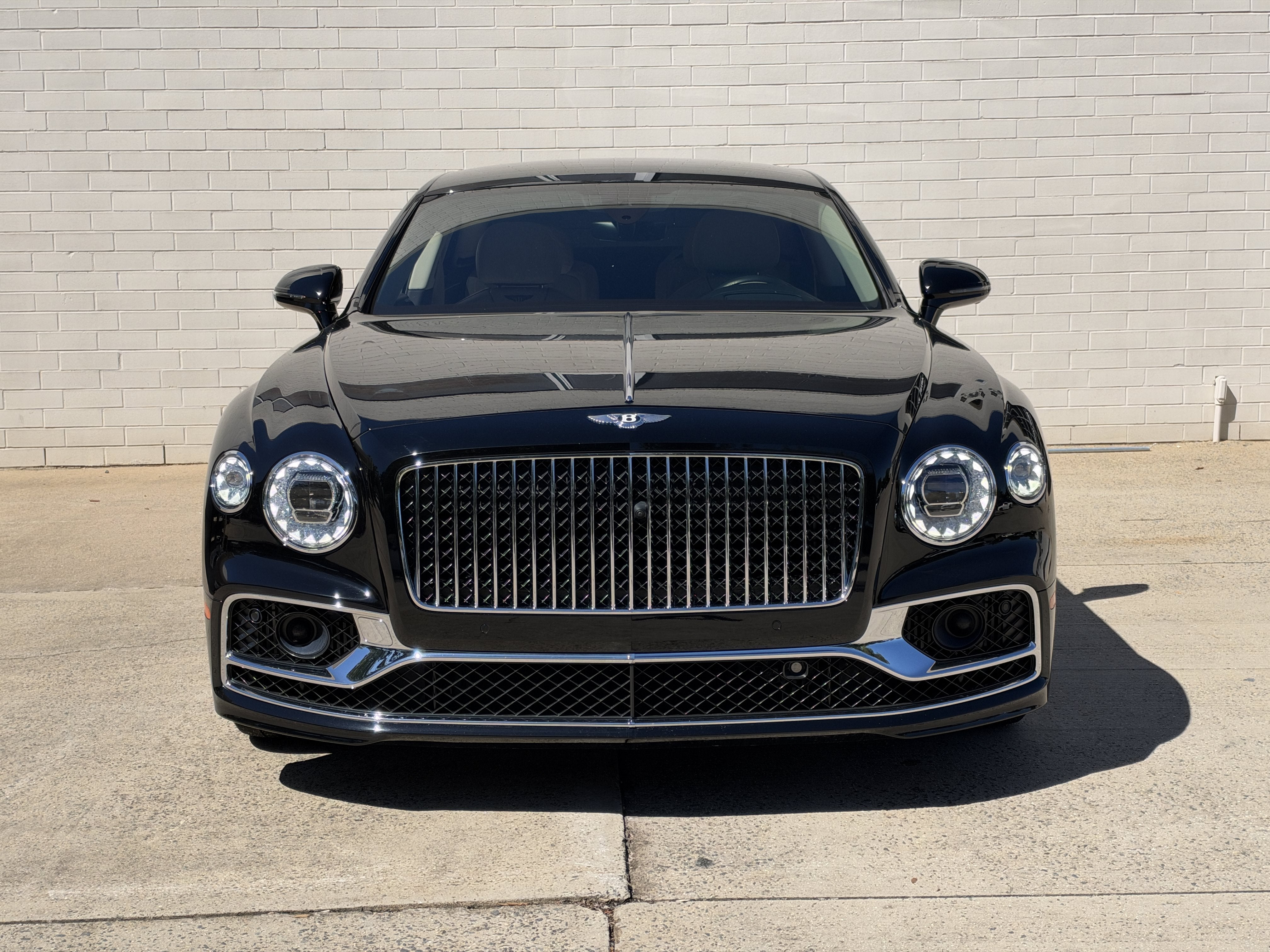 Used 2023 Beluga Bentley V8 image 11