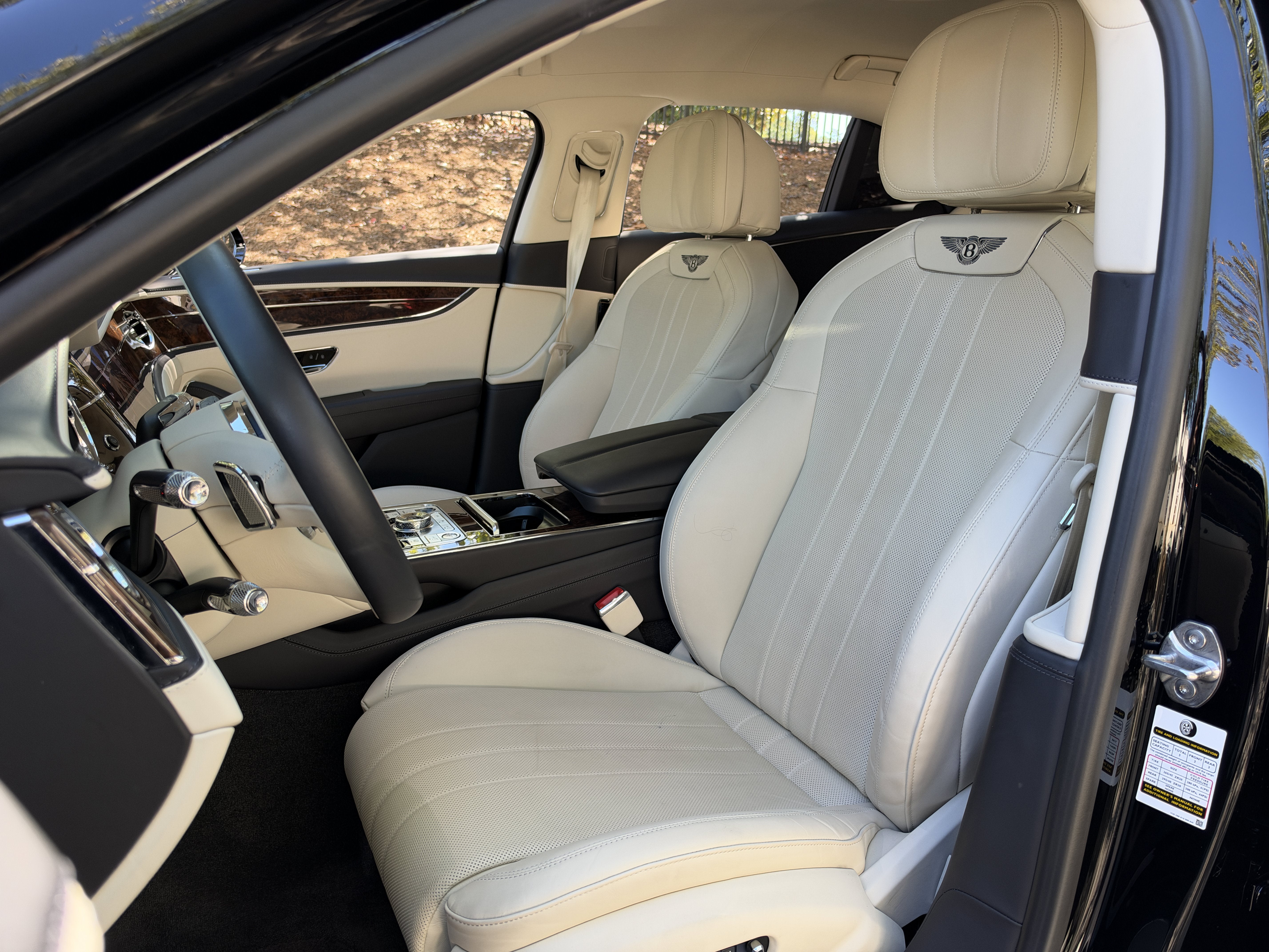 Used 2023 Beluga Bentley V8 image 16