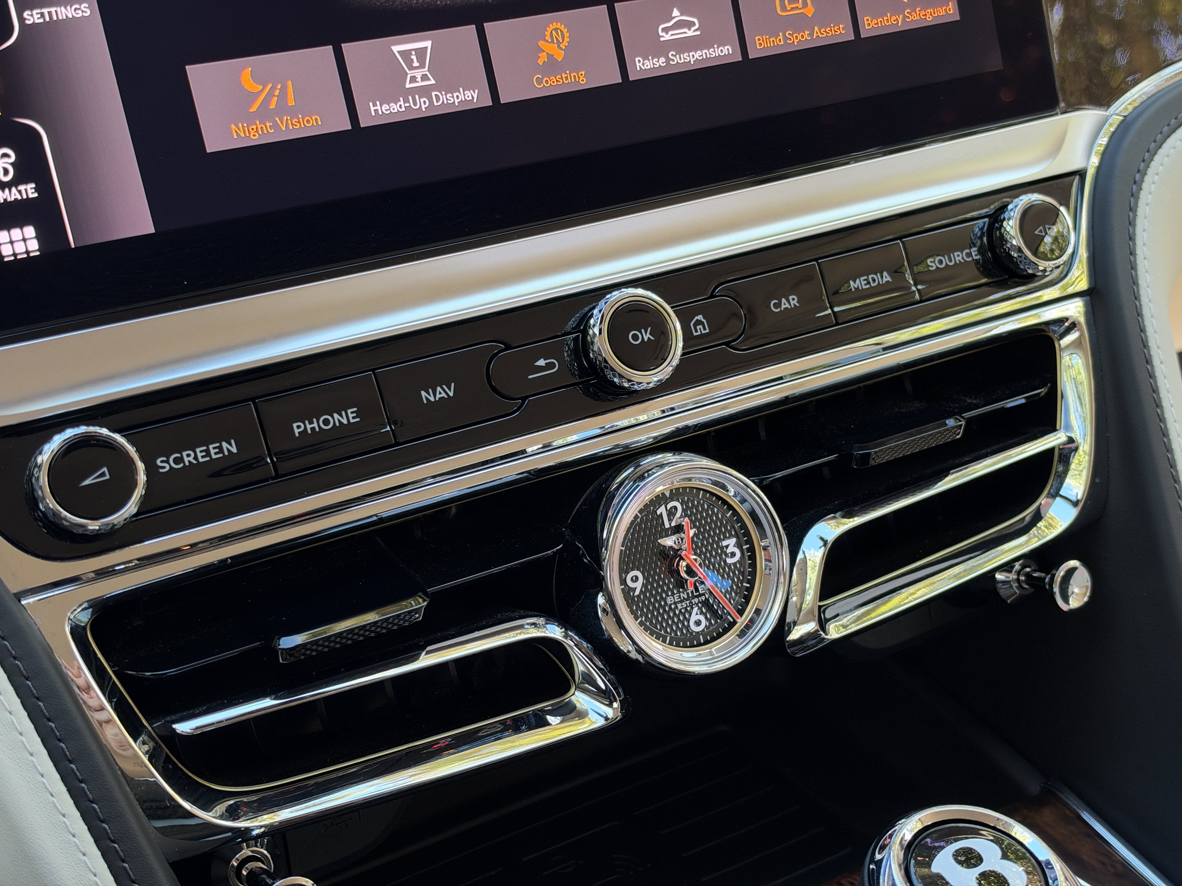 Used 2023 Beluga Bentley V8 image 25