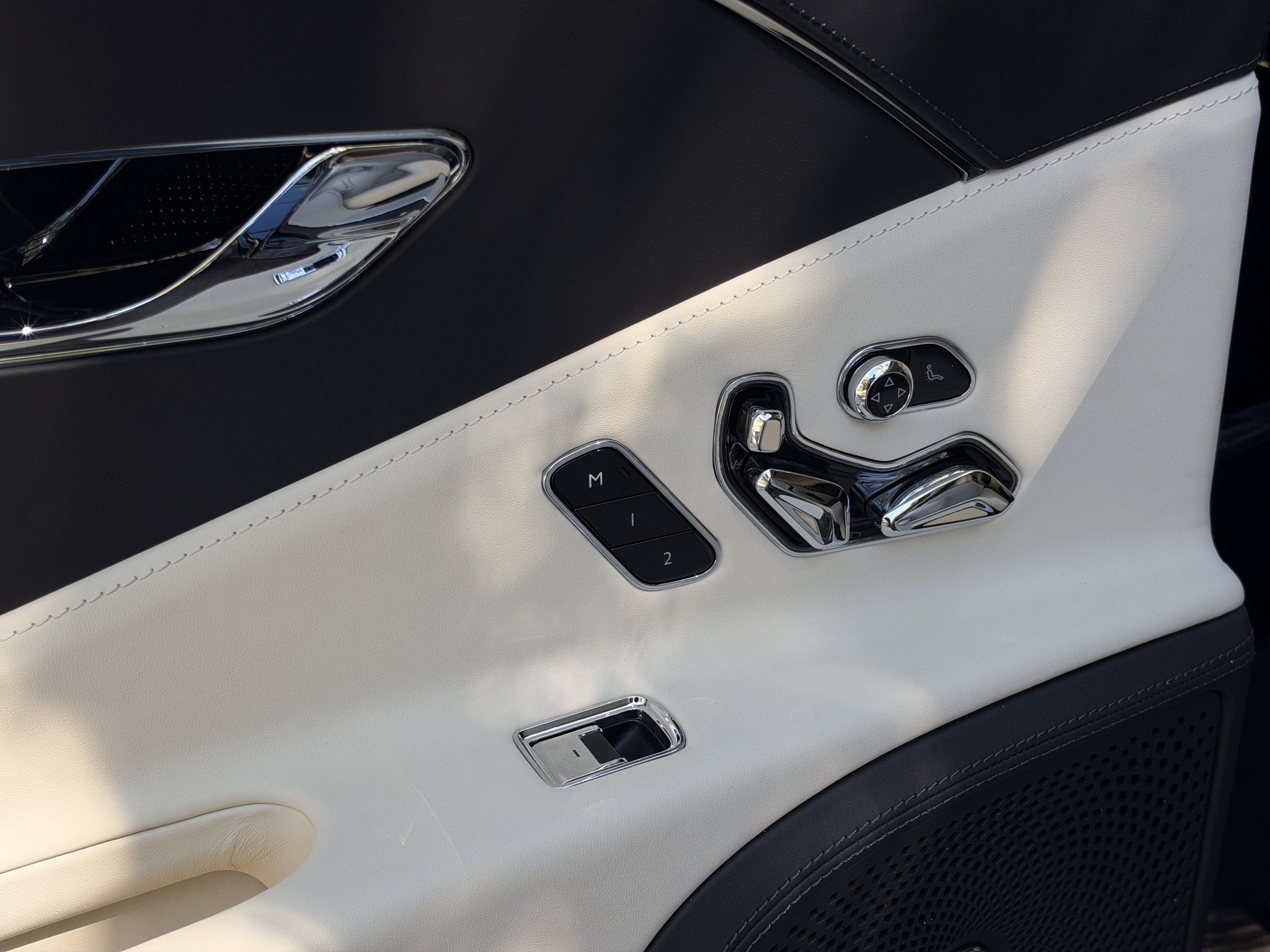 Used 2023 Beluga Bentley V8 image 32