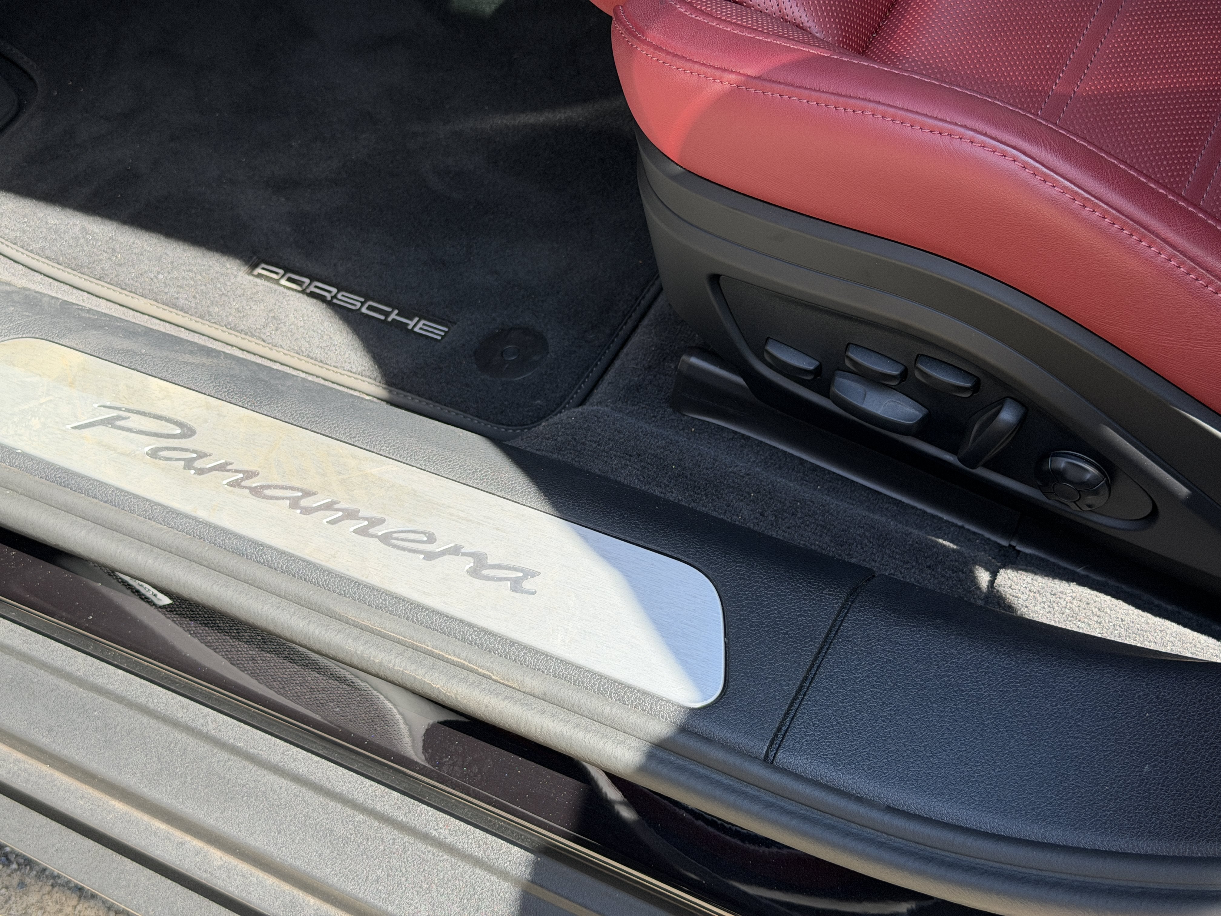 Used 2024 Jet Black Metallic Porsche 4 image 17