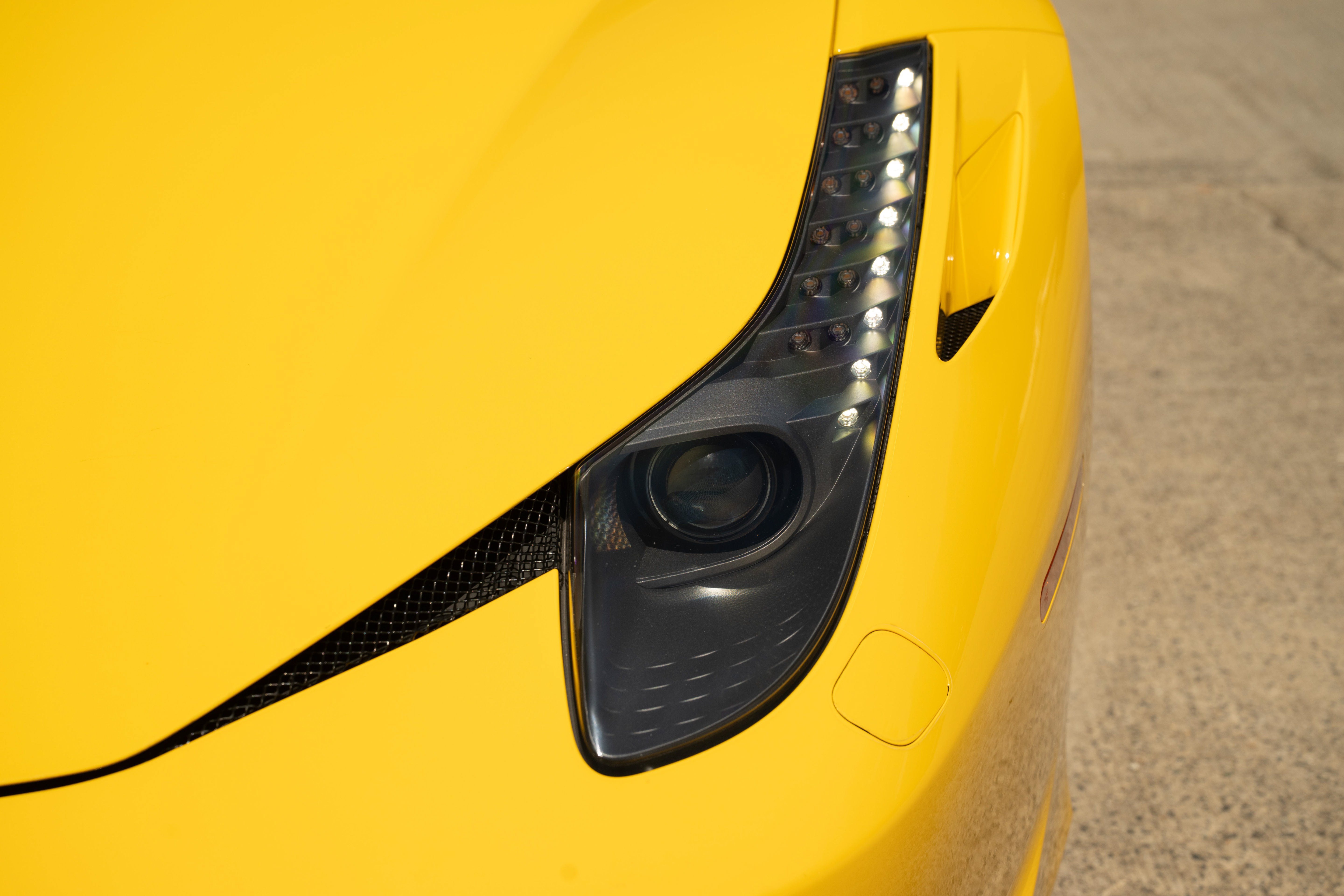 Used 2014 Giallo Modena Ferrari  image 14