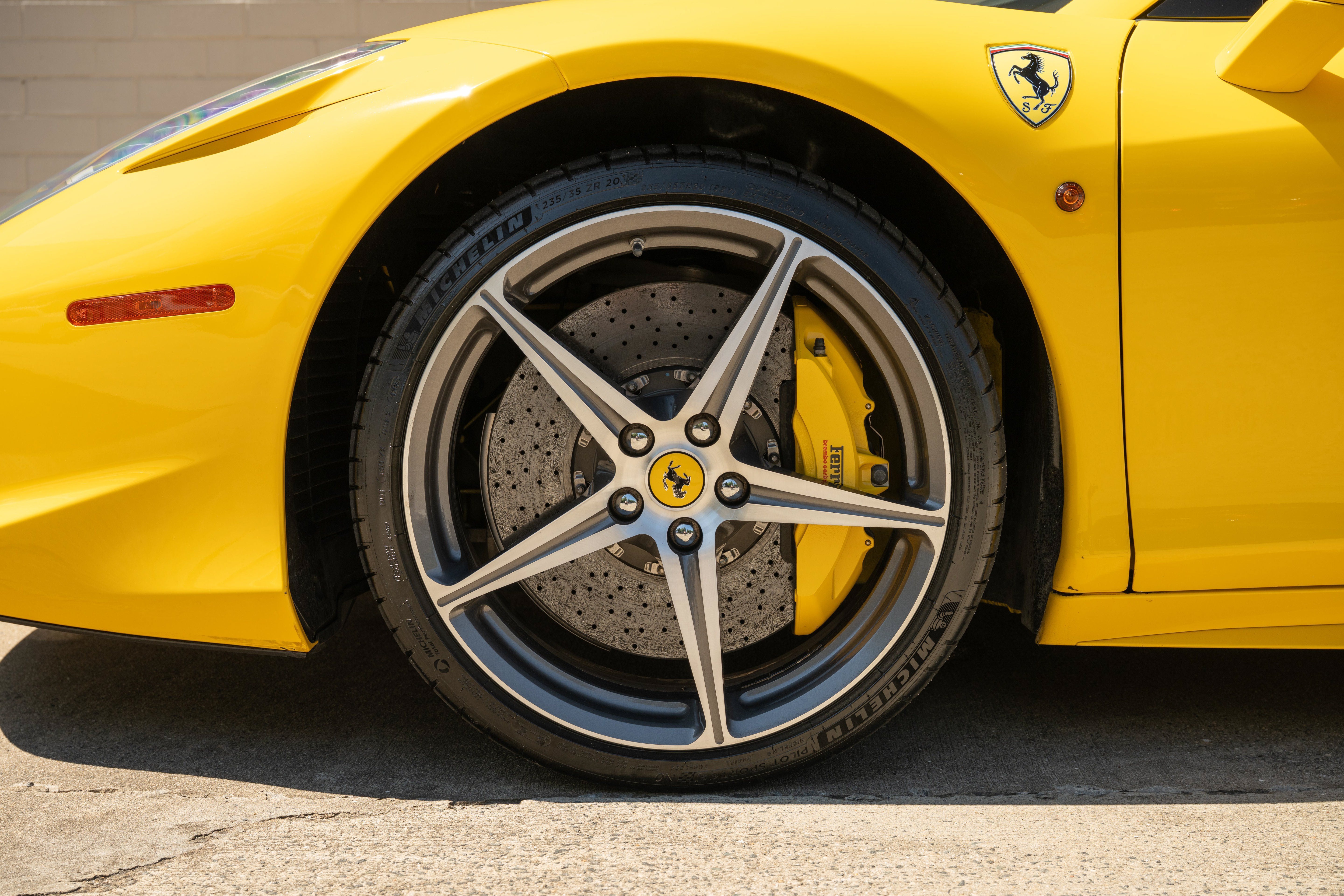 Used 2014 Giallo Modena Ferrari  image 15